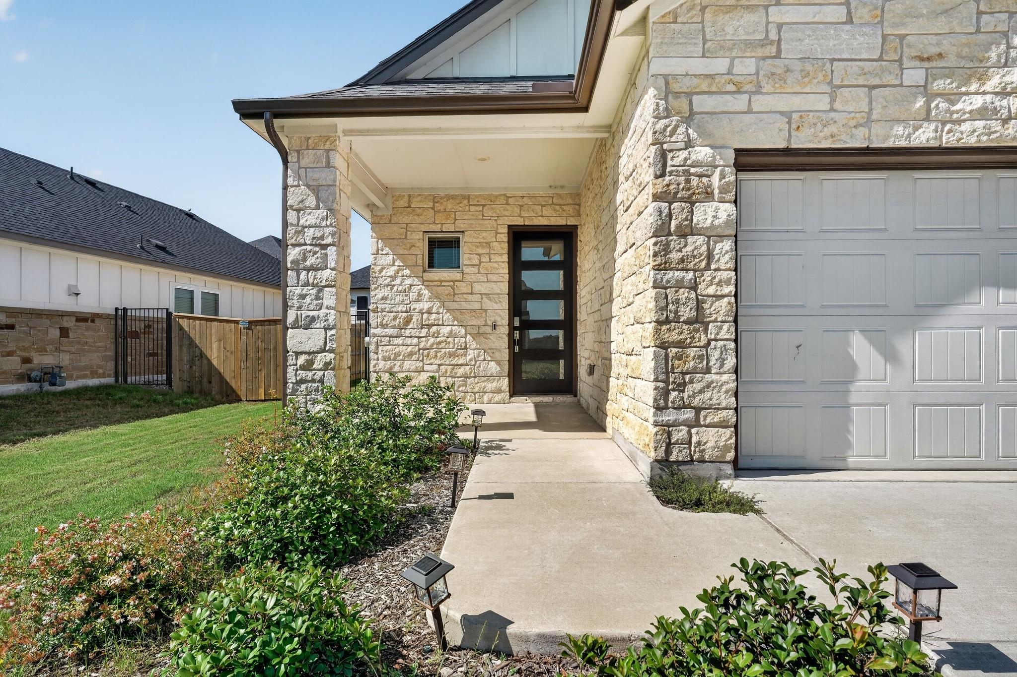 4911 Seadrift Dr Property Photo 4