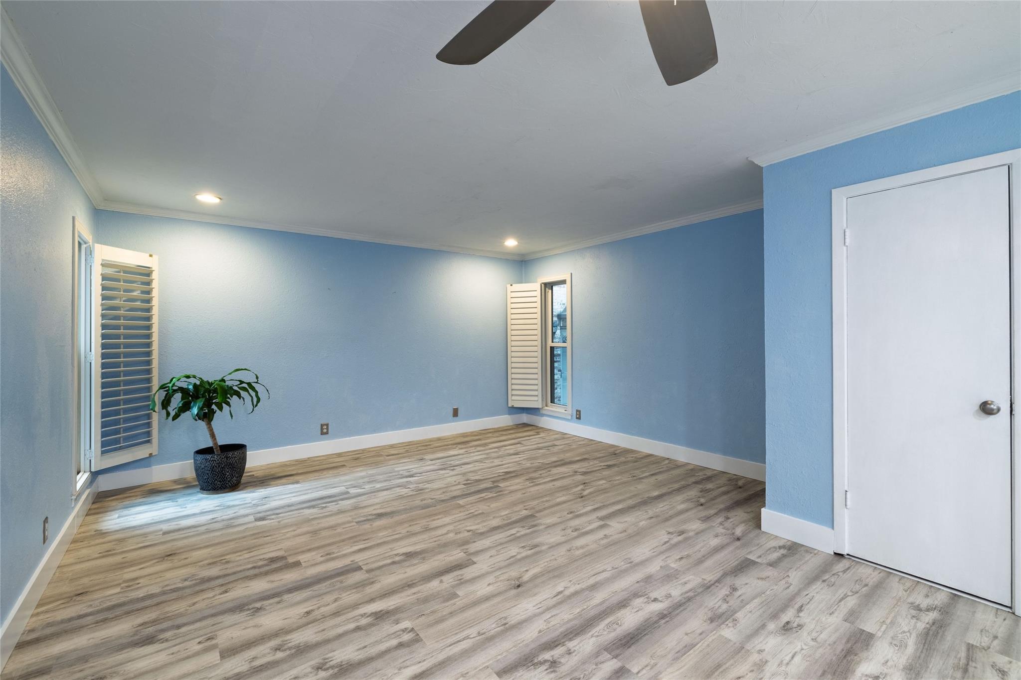 6501 E Hill Dr 102 Property Photo 6