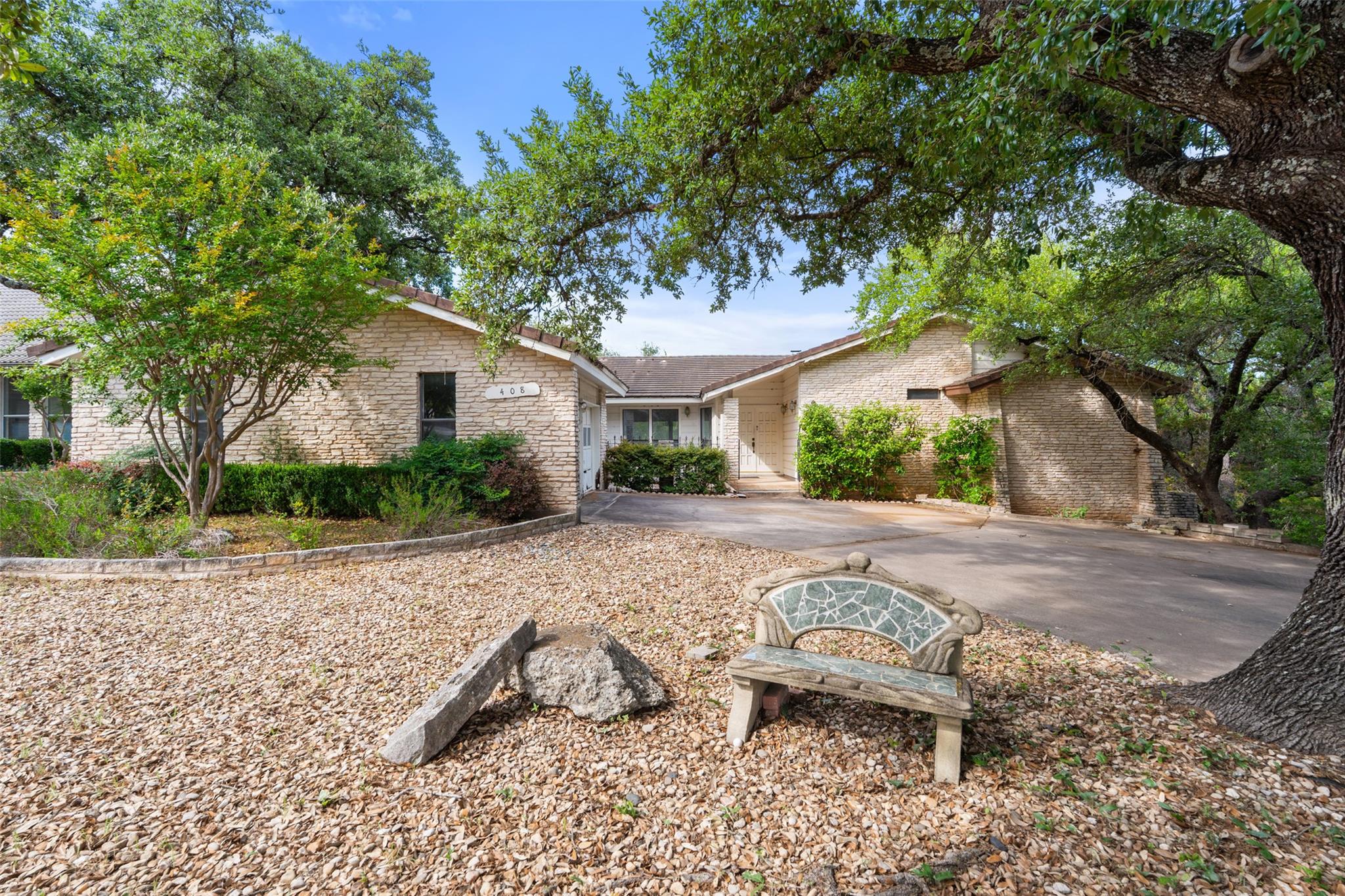 408 Rolling Green Dr Property Photo