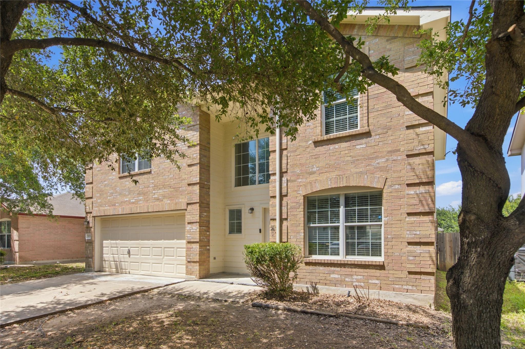 18120 Topsail St Property Photo 2