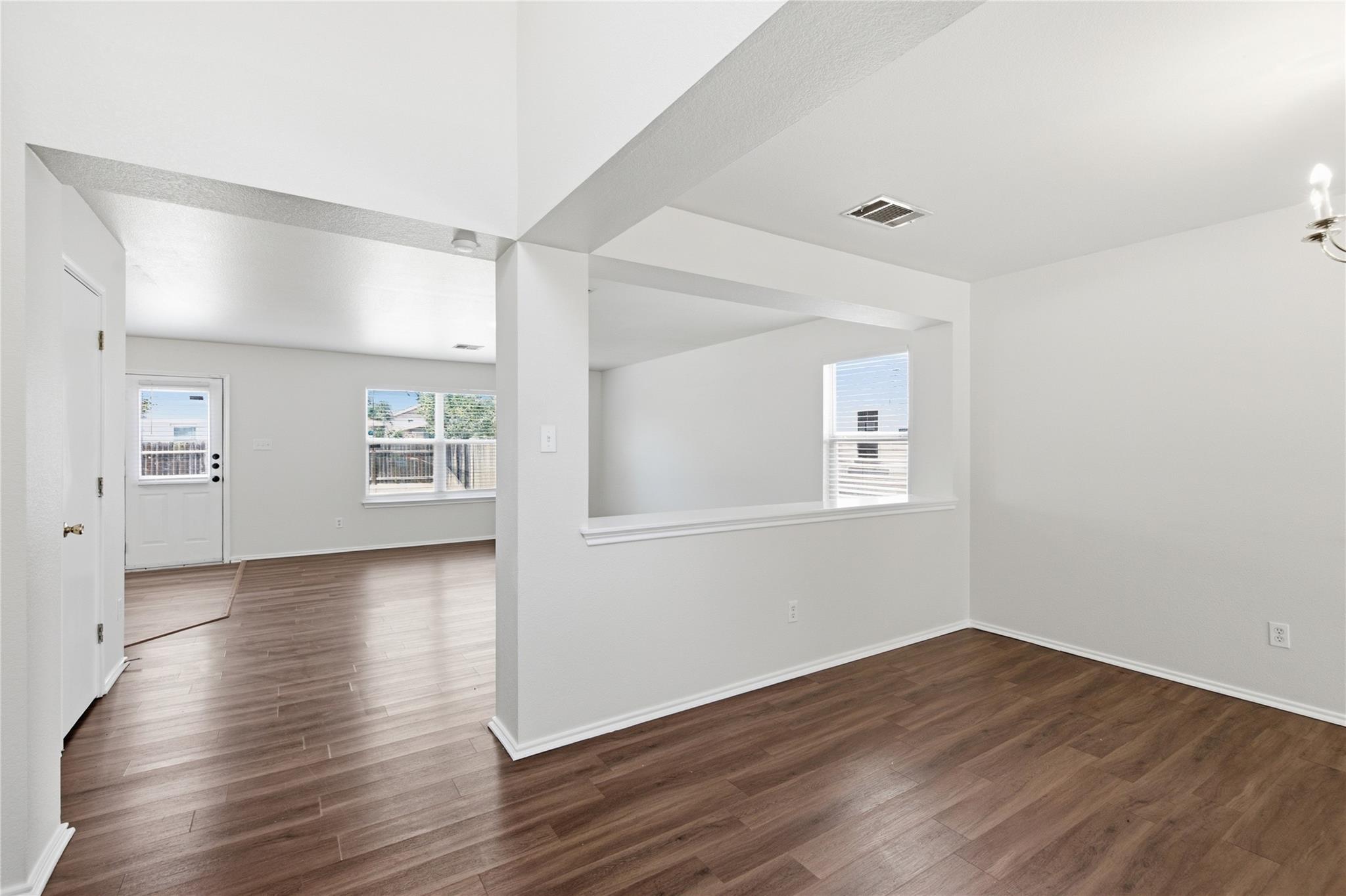 18120 Topsail St Property Photo 4