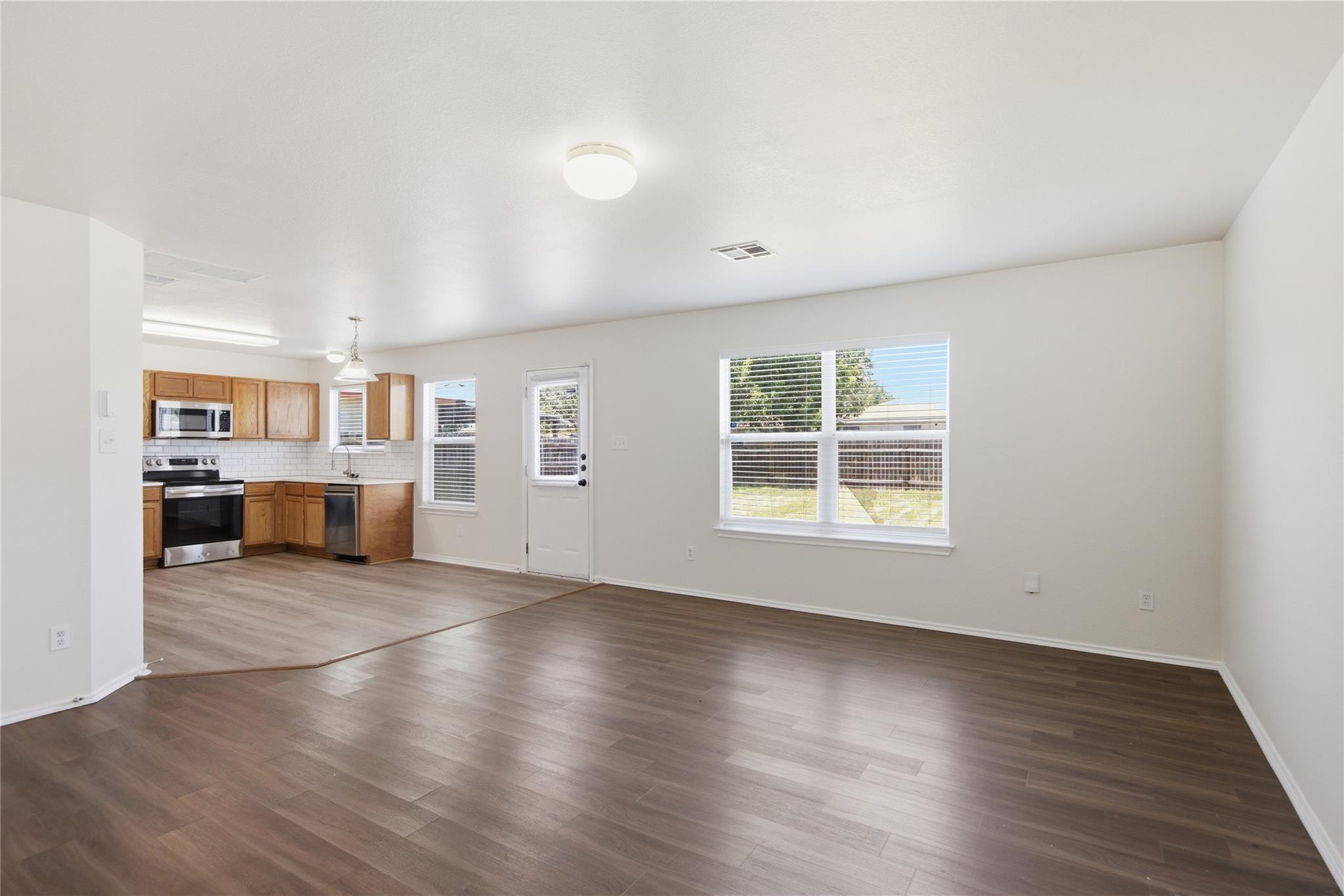 18120 Topsail St Property Photo 10