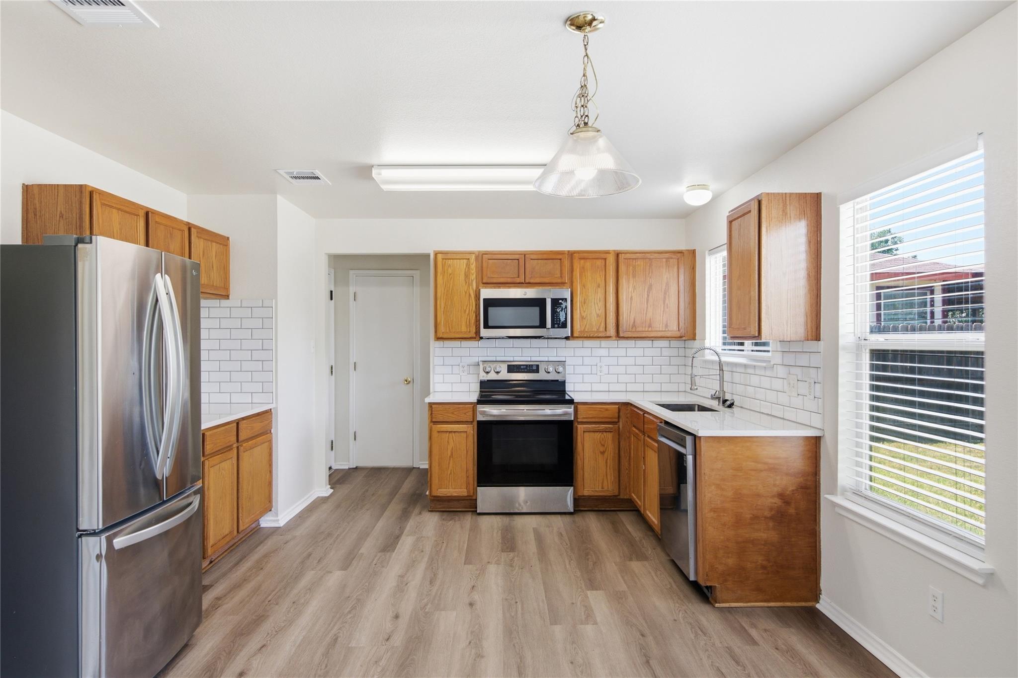 18120 Topsail St Property Photo 13
