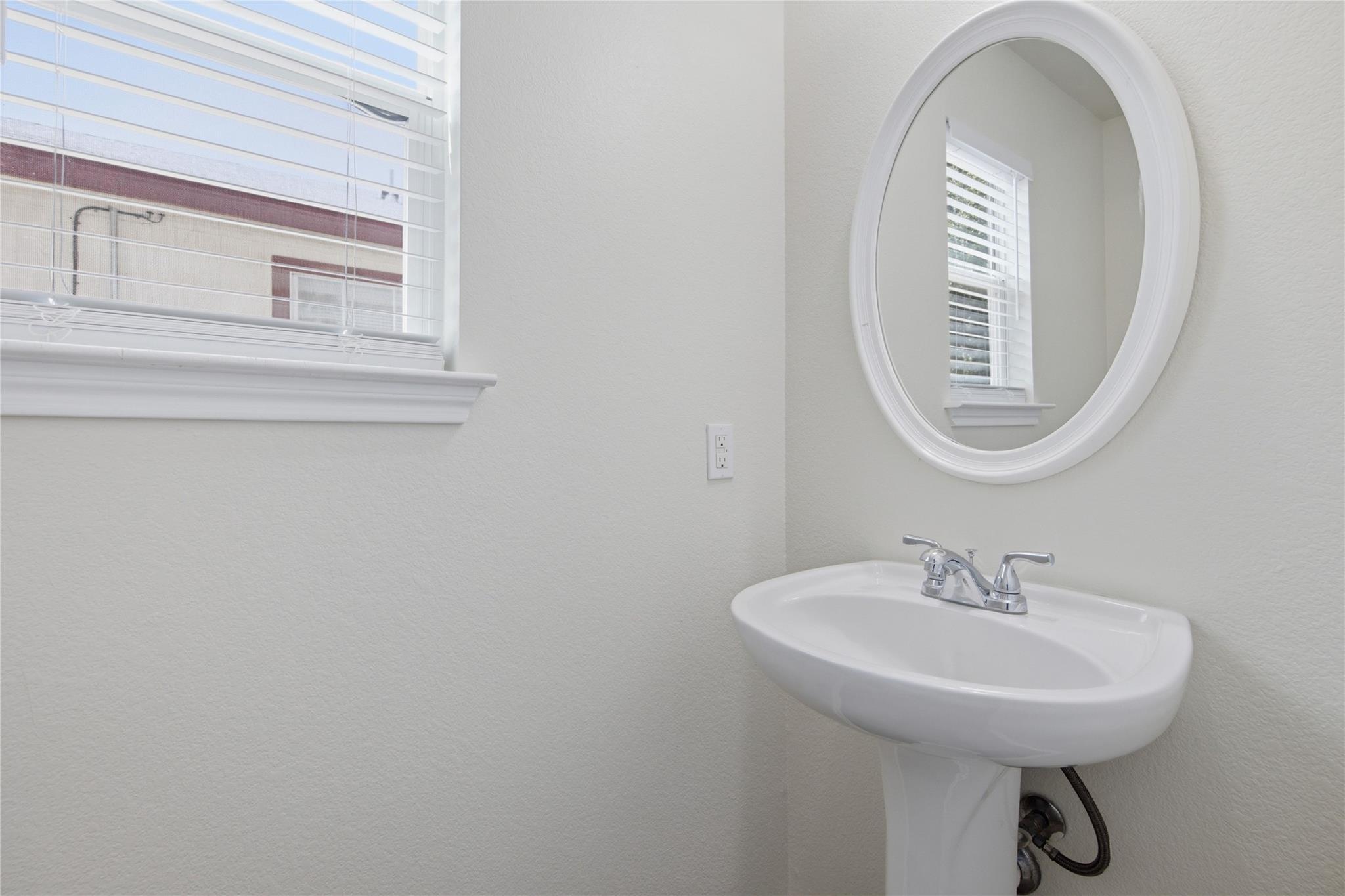 18120 Topsail St Property Photo 16