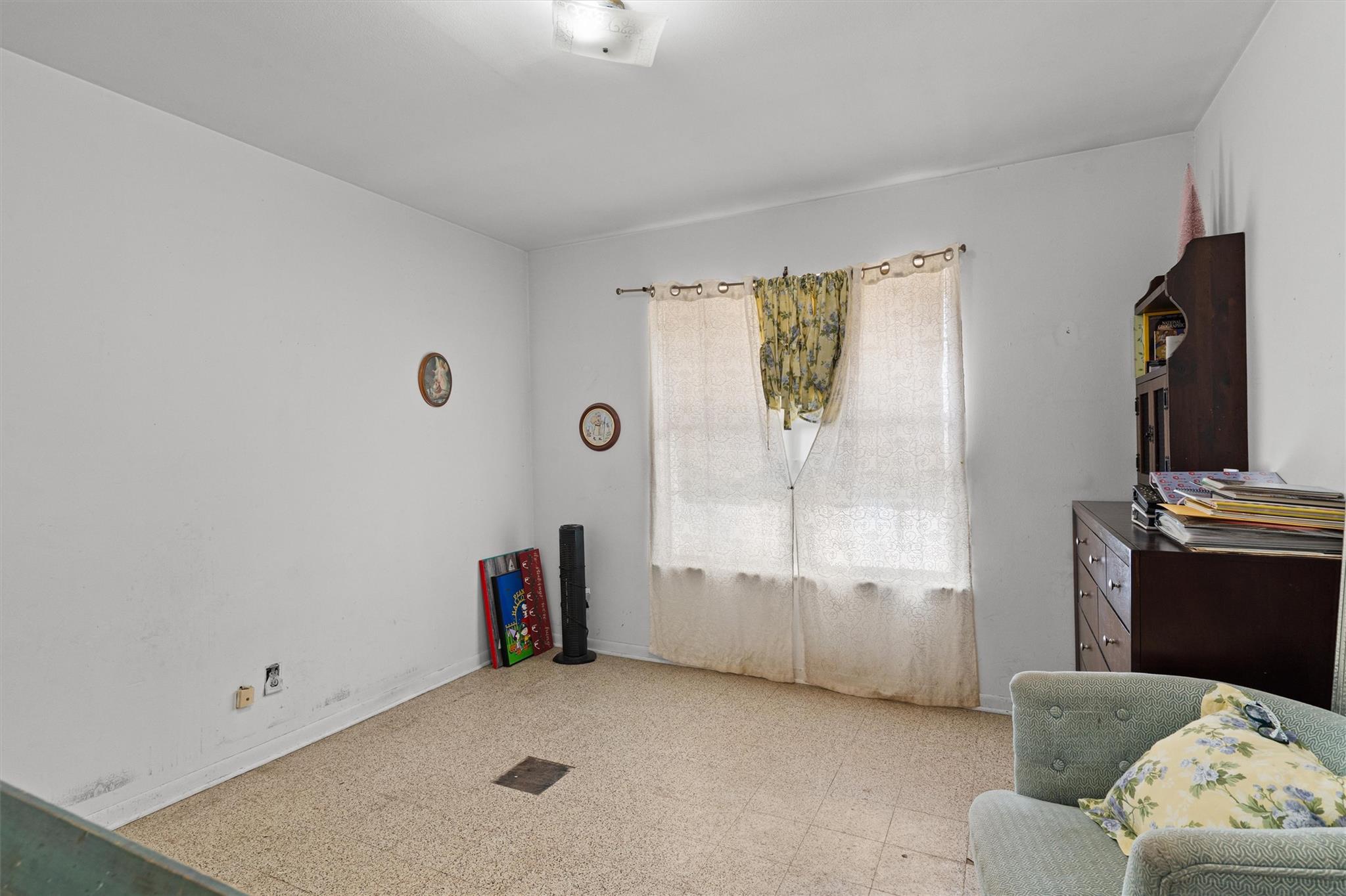 201 Cinderella Dr Property Photo 14