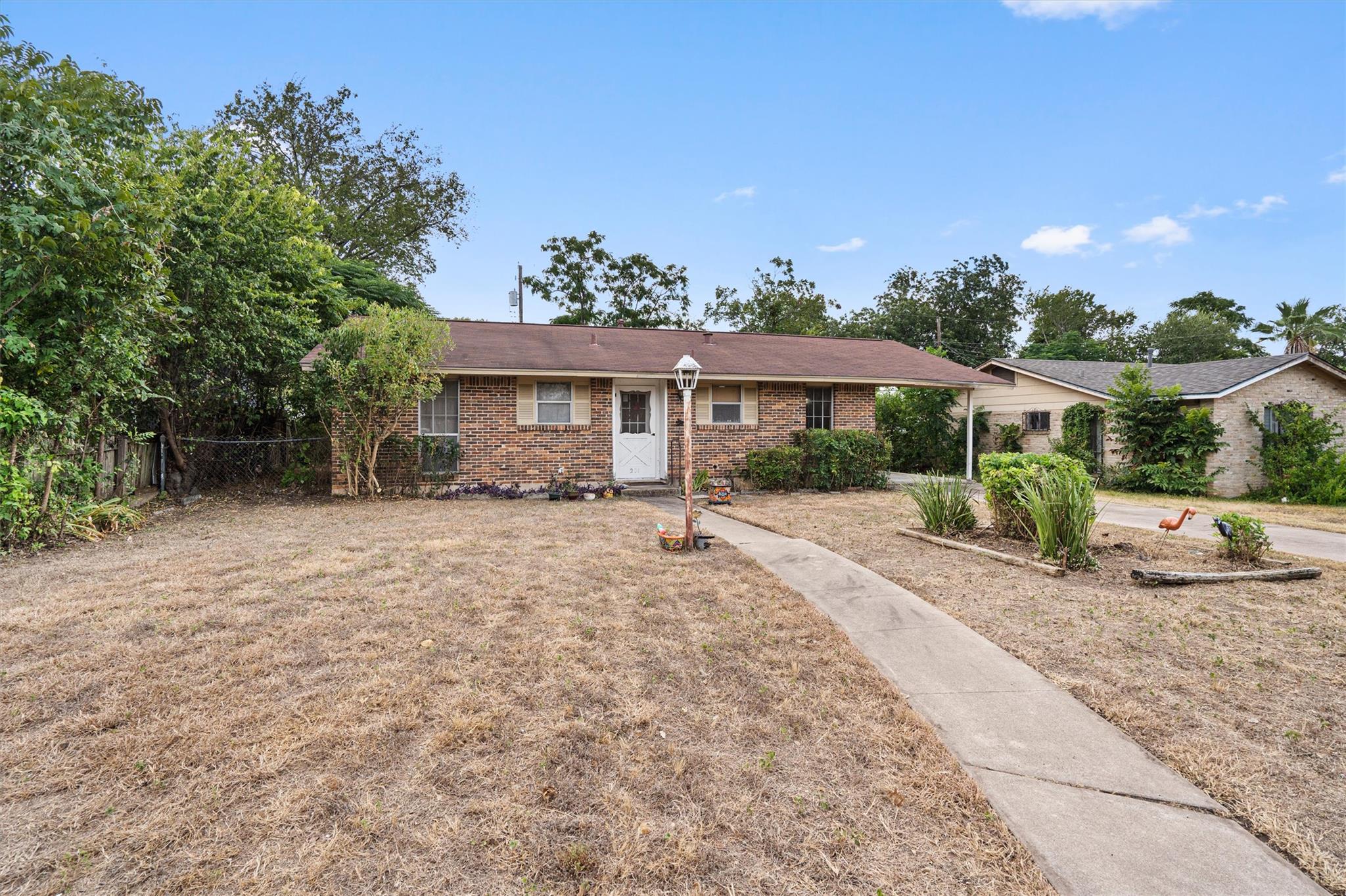 201 Cinderella Dr Property Photo 23