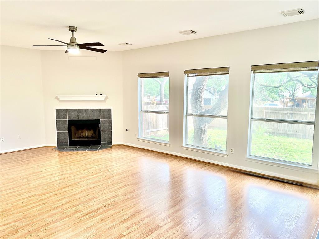6400 La Carman Ln Property Photo 5