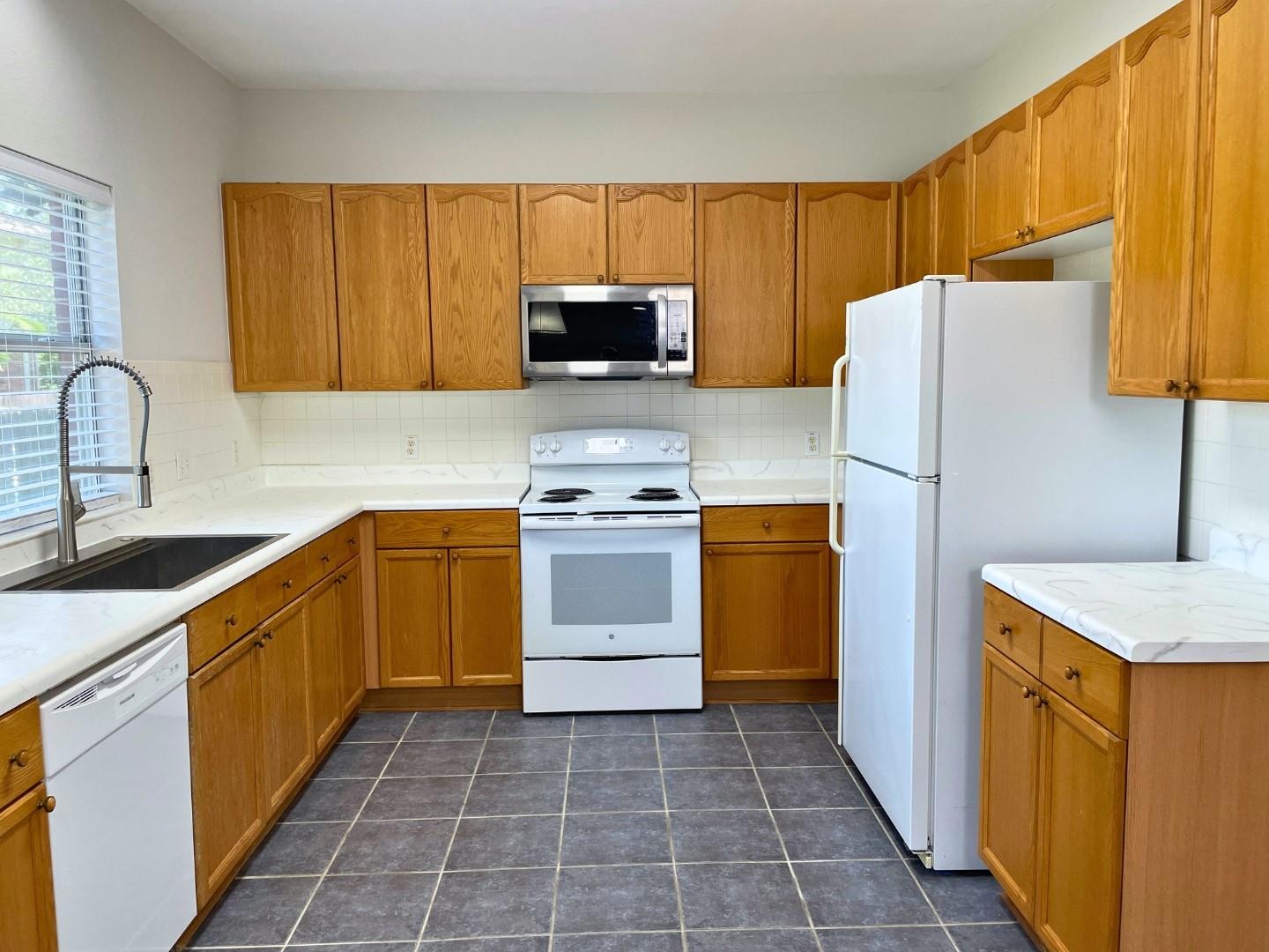 6400 La Carman Ln Property Photo 7