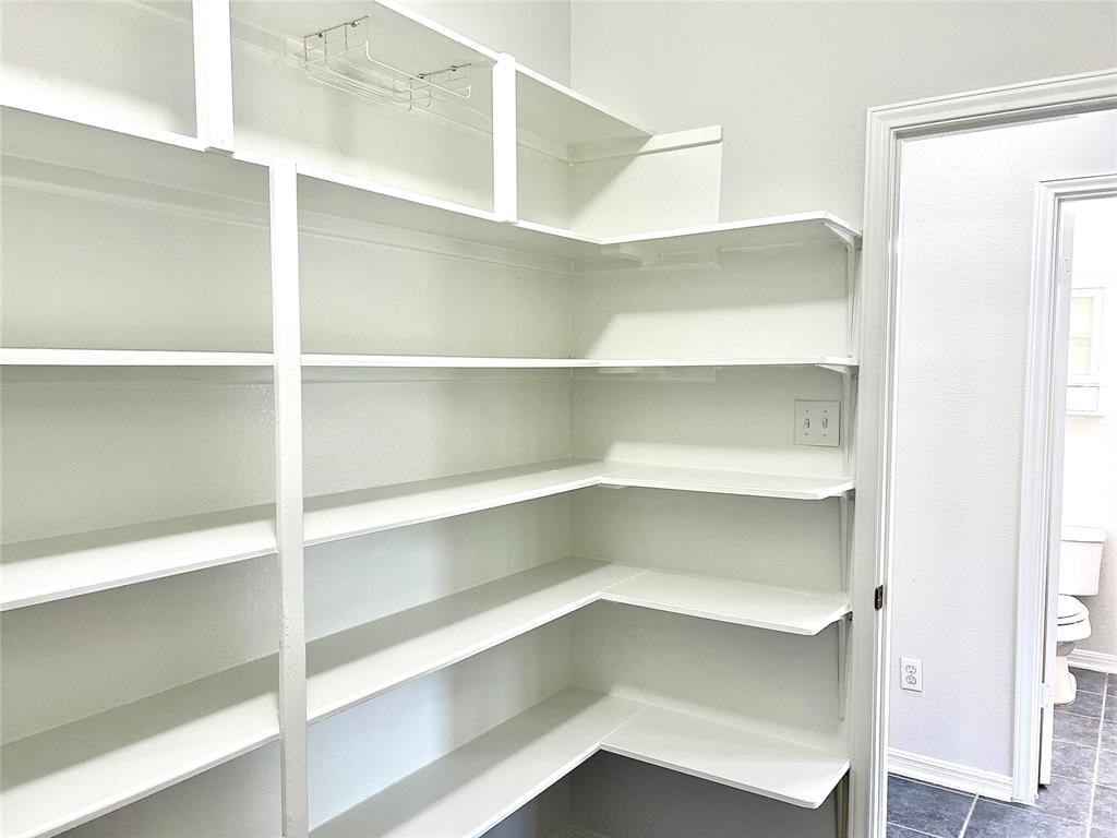 6400 La Carman Ln Property Photo 9