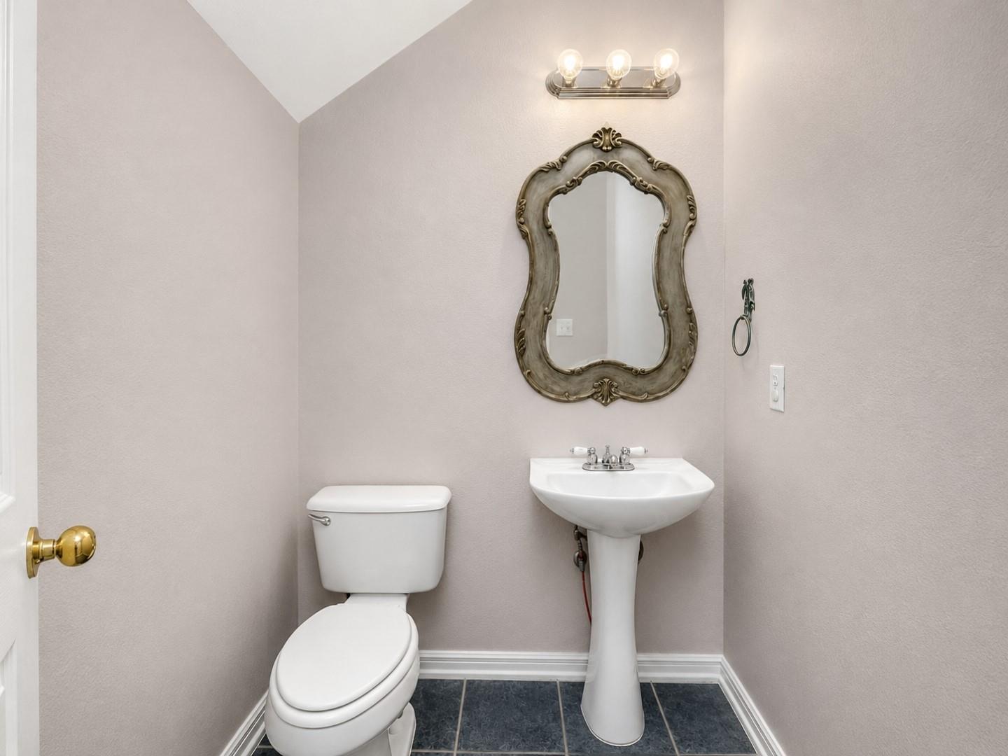 6400 La Carman Ln Property Photo 10