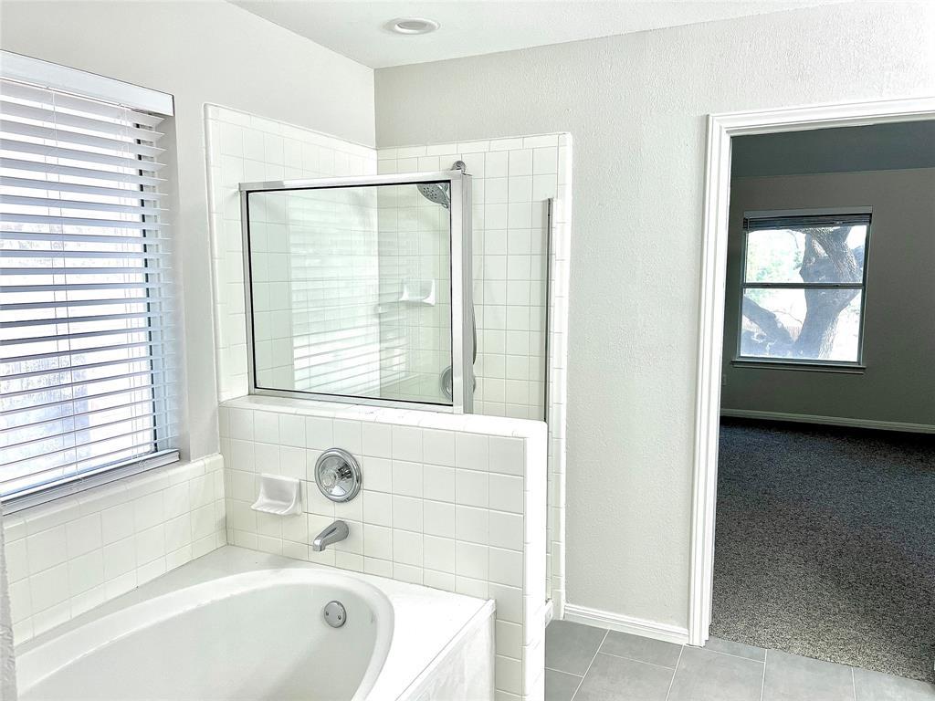 6400 La Carman Ln Property Photo 15