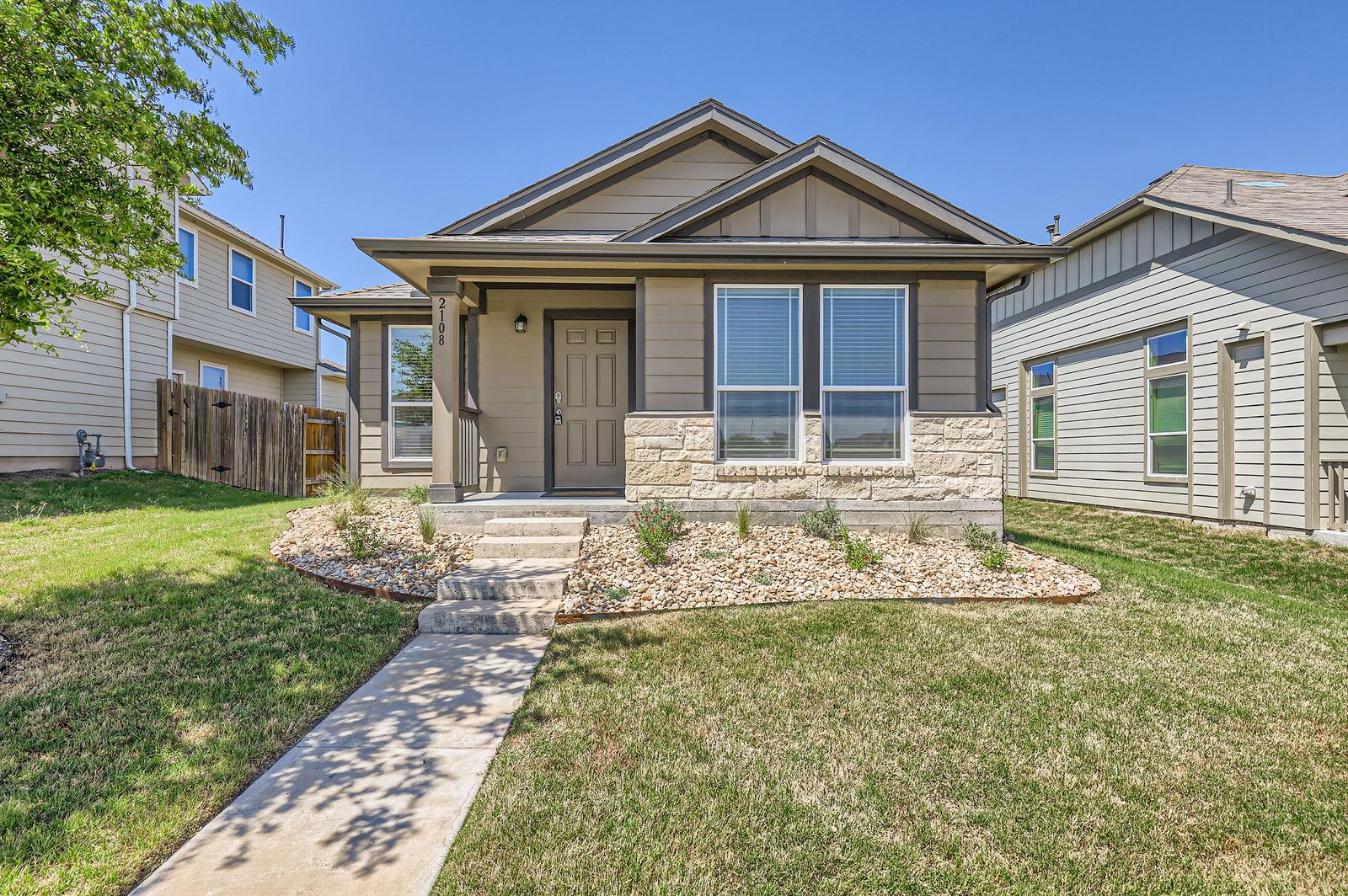 2108 Langdale Ln Property Photo 1