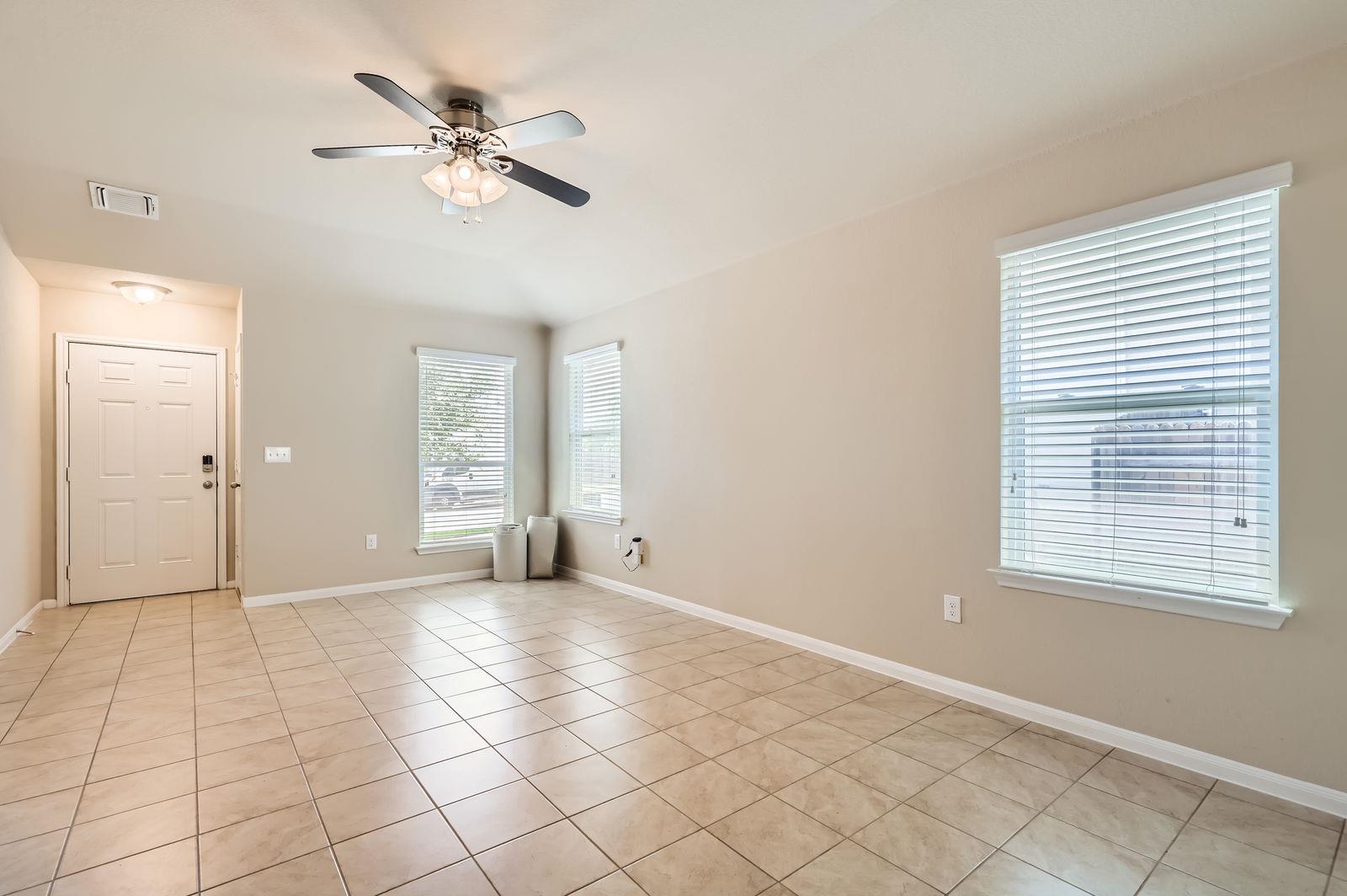 2108 Langdale Ln Property Photo 3
