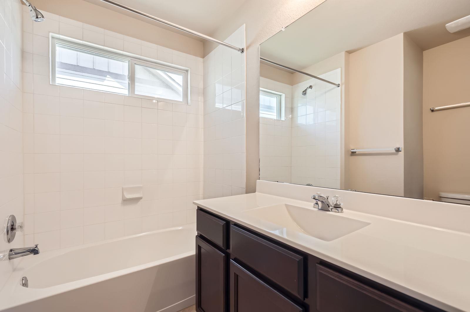 2108 Langdale Ln Property Photo 10
