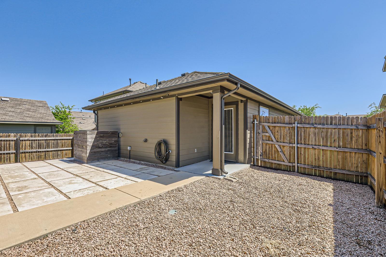 2108 Langdale Ln Property Photo 12