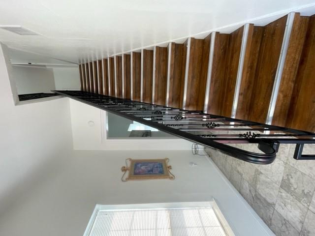 208 Medina St Property Photo 4