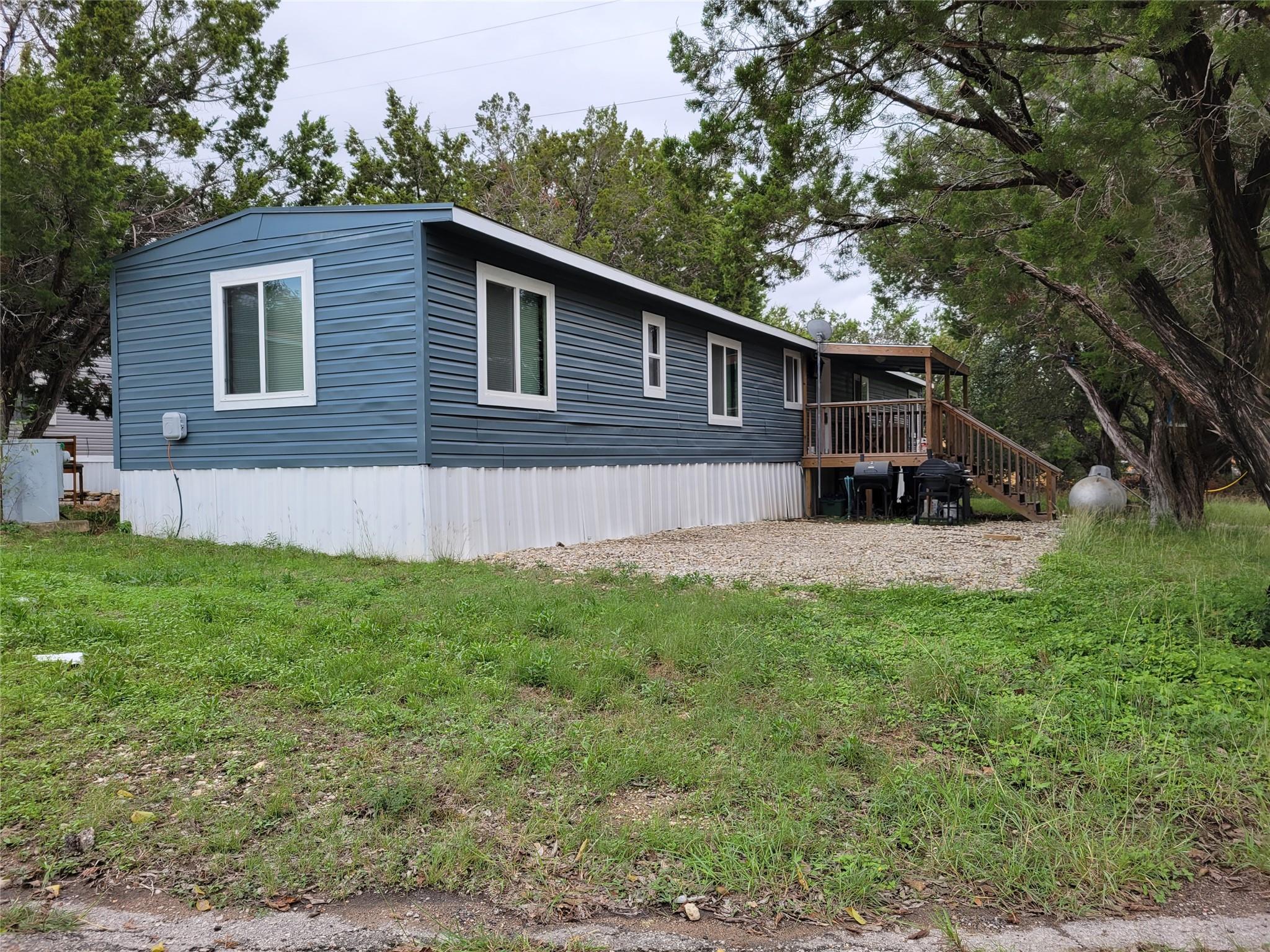 21401 Coyote Trl Property Photo 2