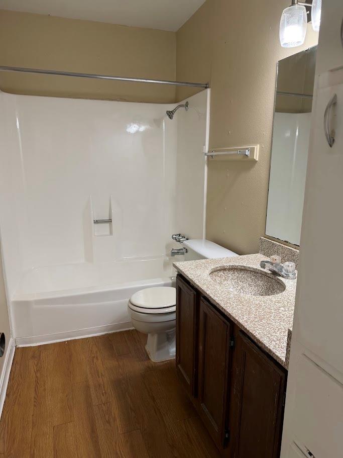 1000 W 26th St #212 Property Photo 11