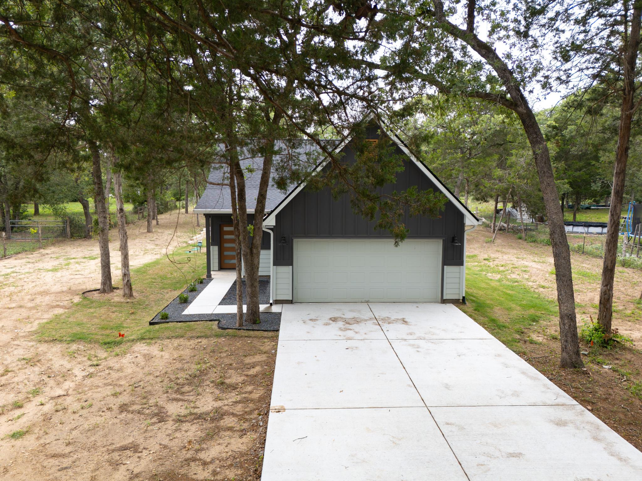 240 Shadow Oak Dr Property Photo 2