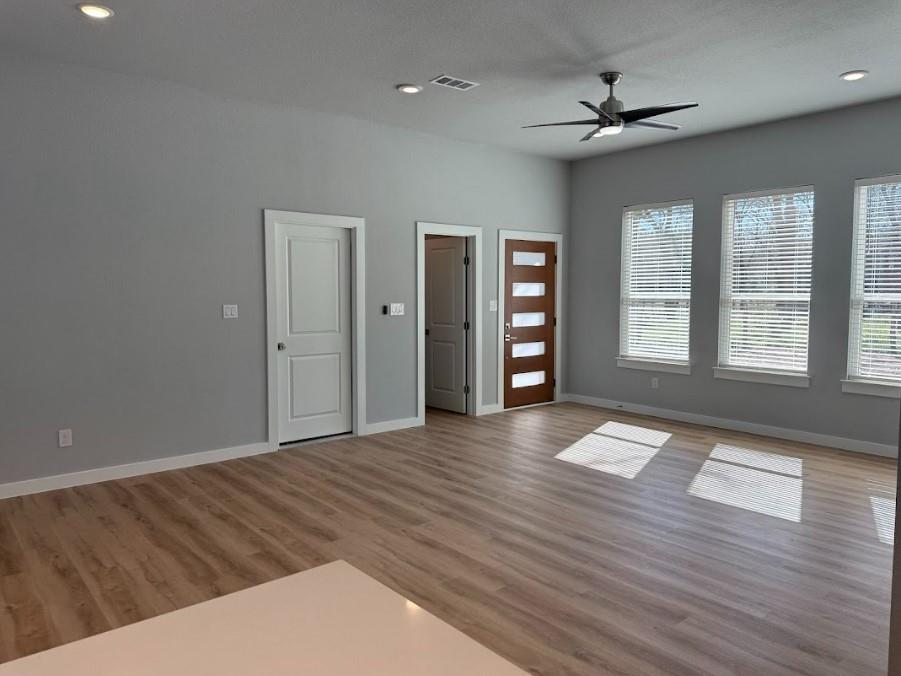 240 Shadow Oak Dr Property Photo 7