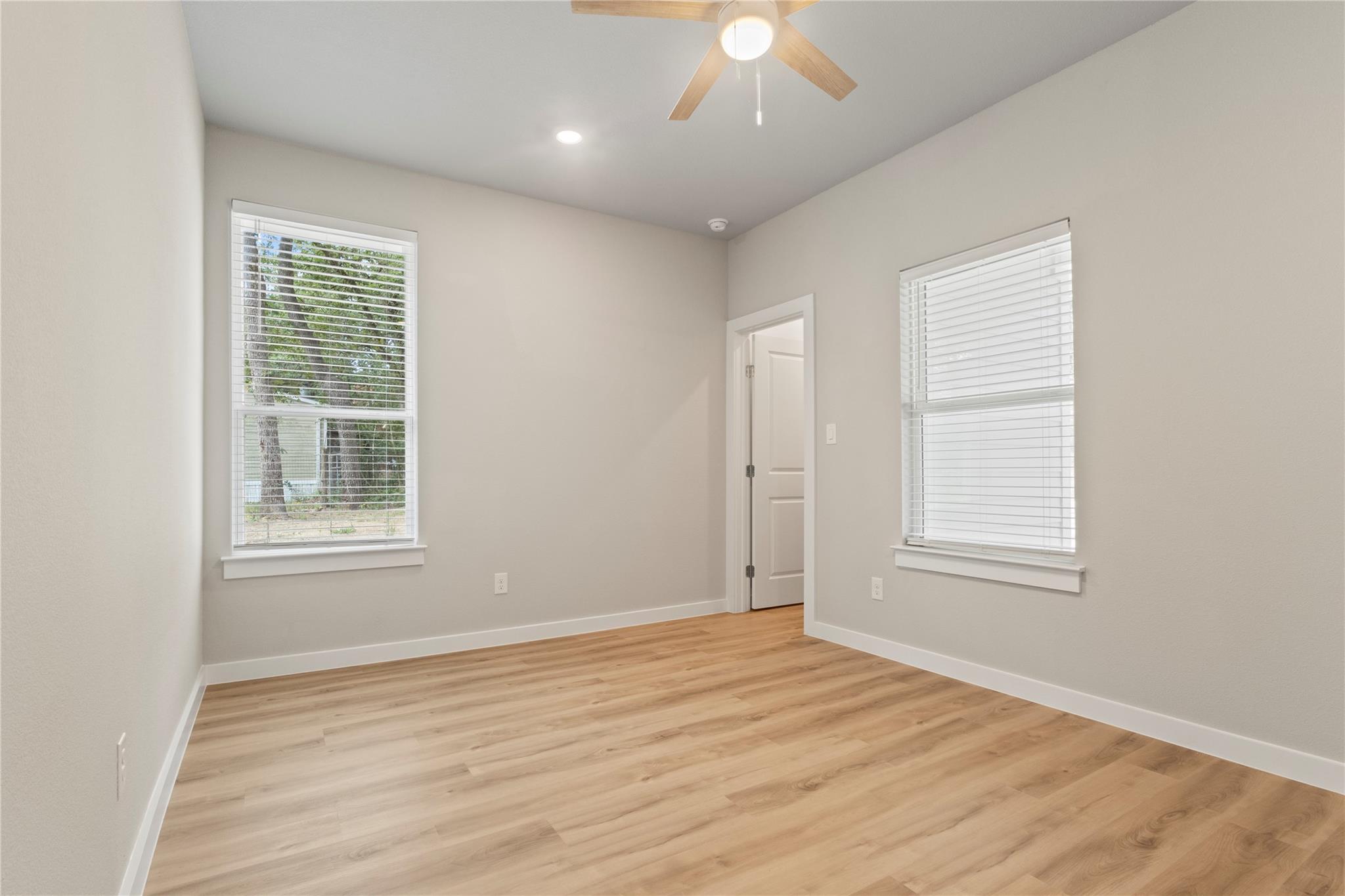 240 Shadow Oak Dr Property Photo 25