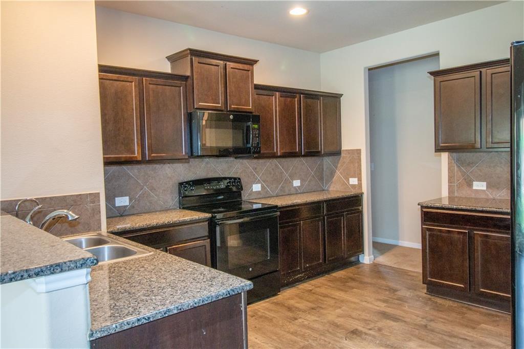 142 Leon River Loop Property Photo 1