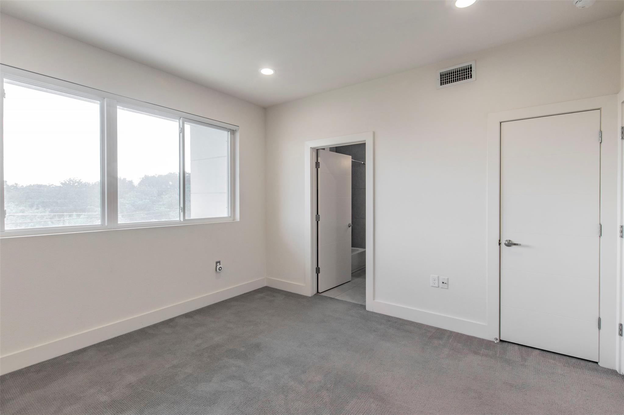 604 N Bluff Dr #155 Property Photo 10