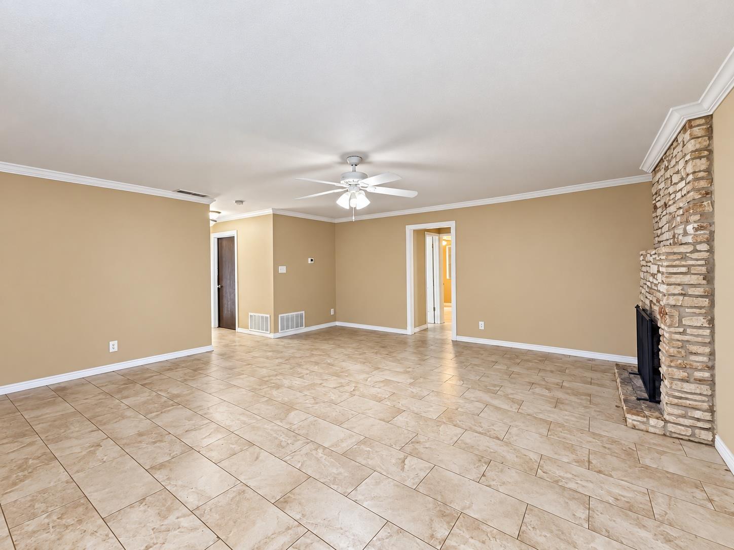 2518 Dovemeadow Dr Property Photo 2