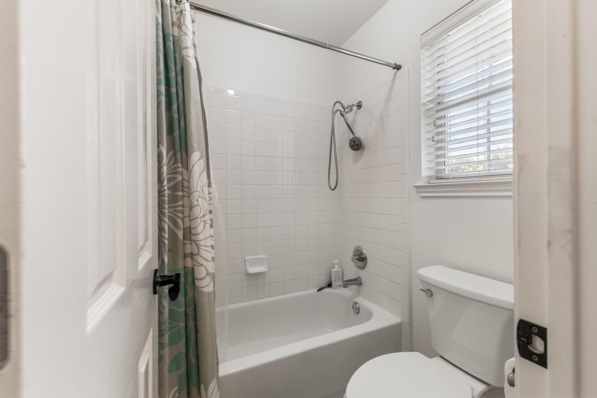 1107 Hollybrook Cv Property Photo 32