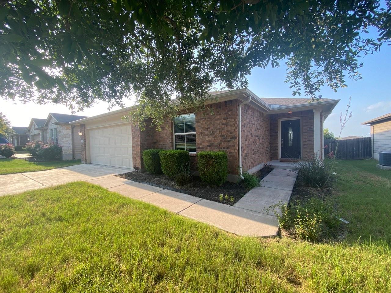 107 Lavaca Loop Property Photo 1