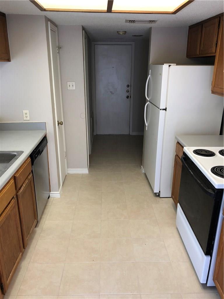 13311 Saddlebrook Trl #b Property Photo 6