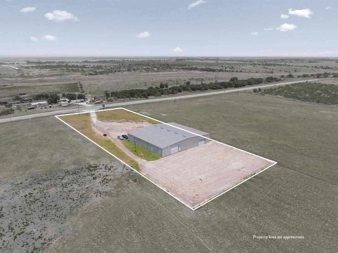 16999 E Us Highway 190 Highway Property Photo 17