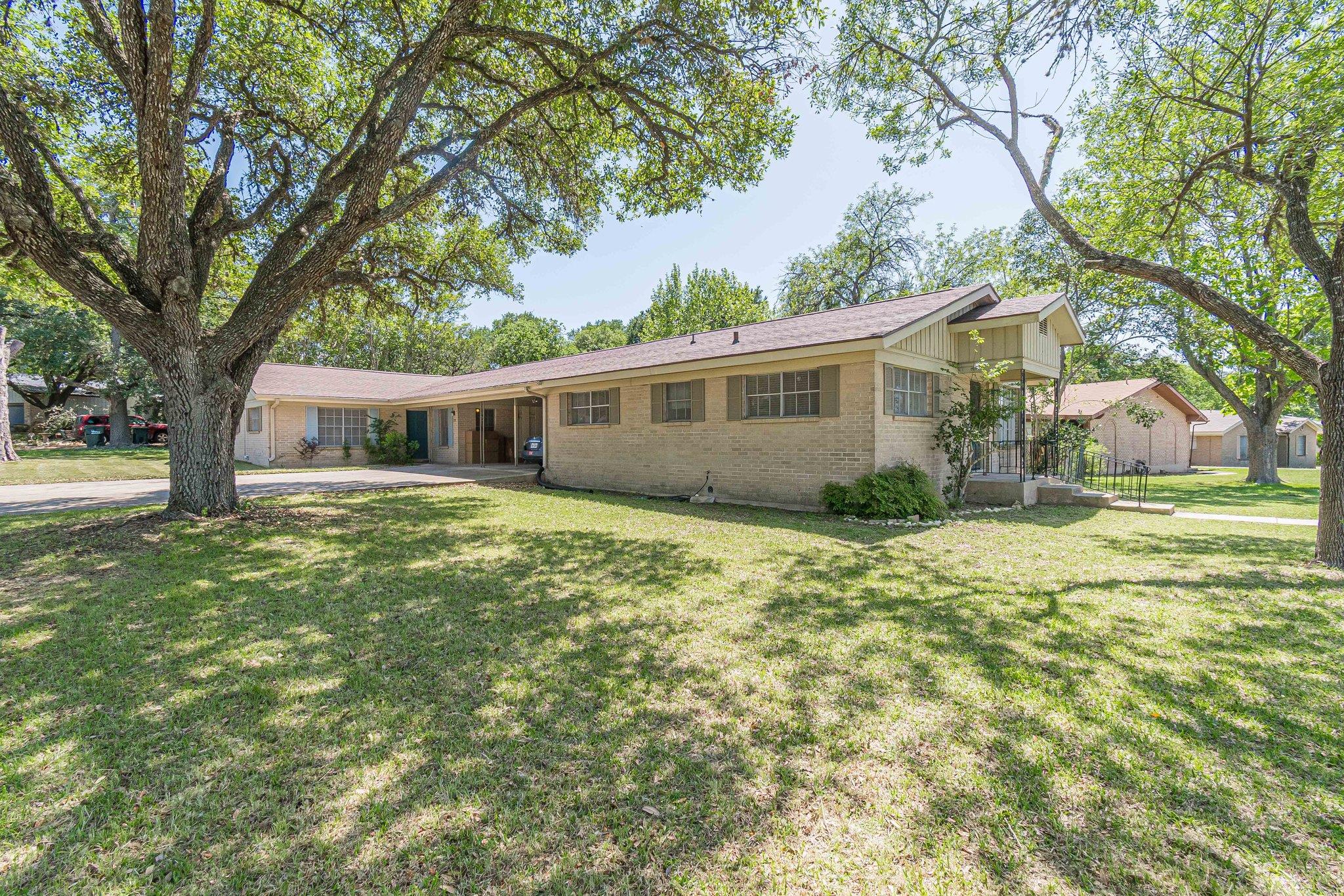 324 Craddock Ave Property Photo