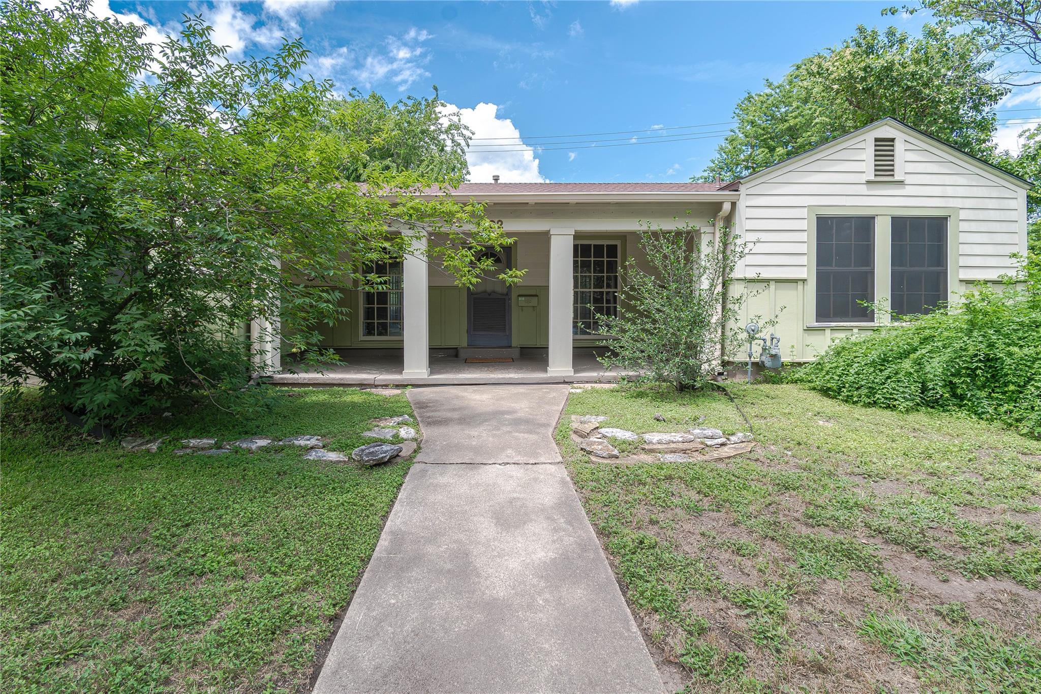 1202 Norwood Rd Property Photo 7