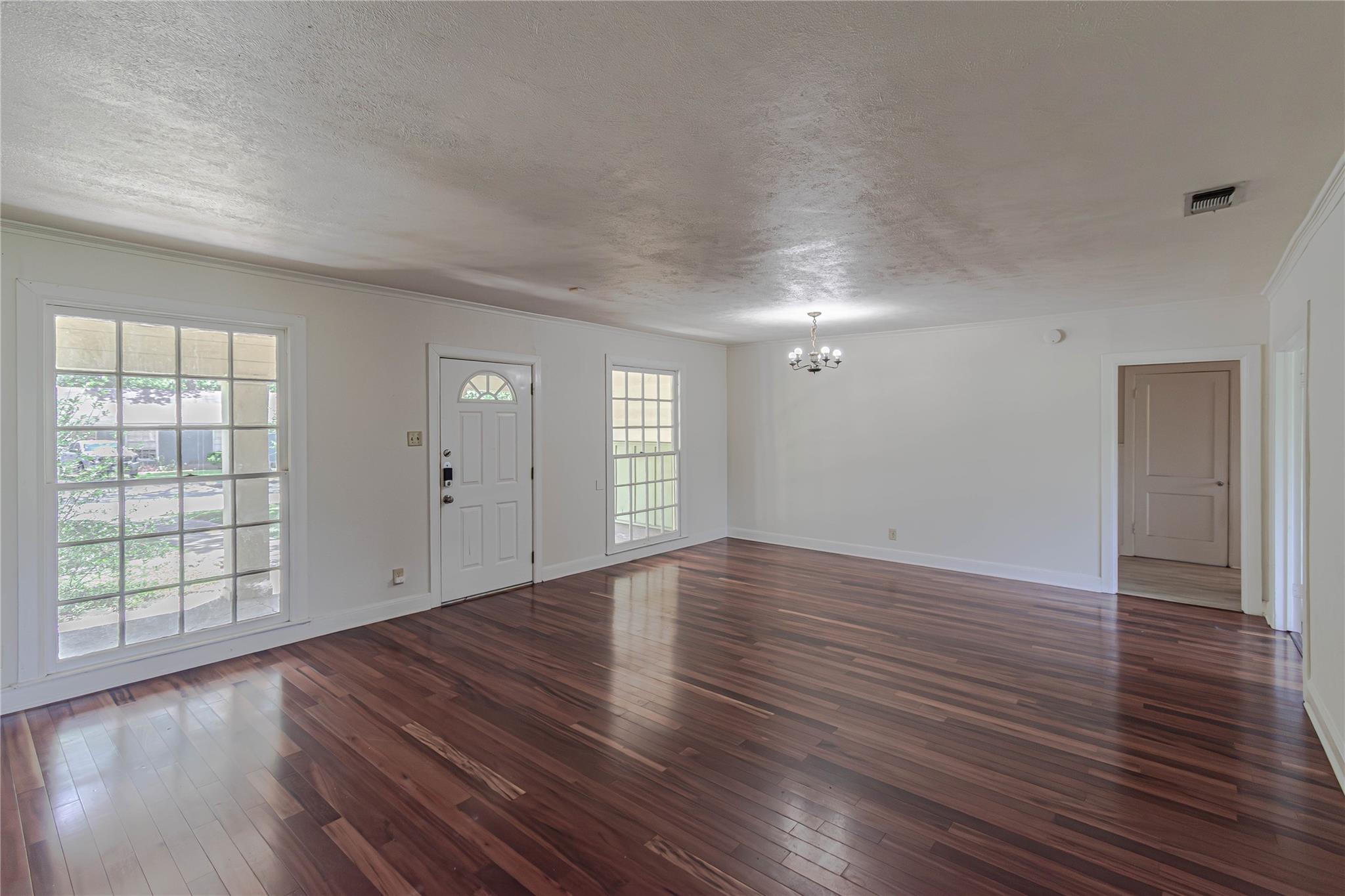 1202 Norwood Rd Property Photo 10