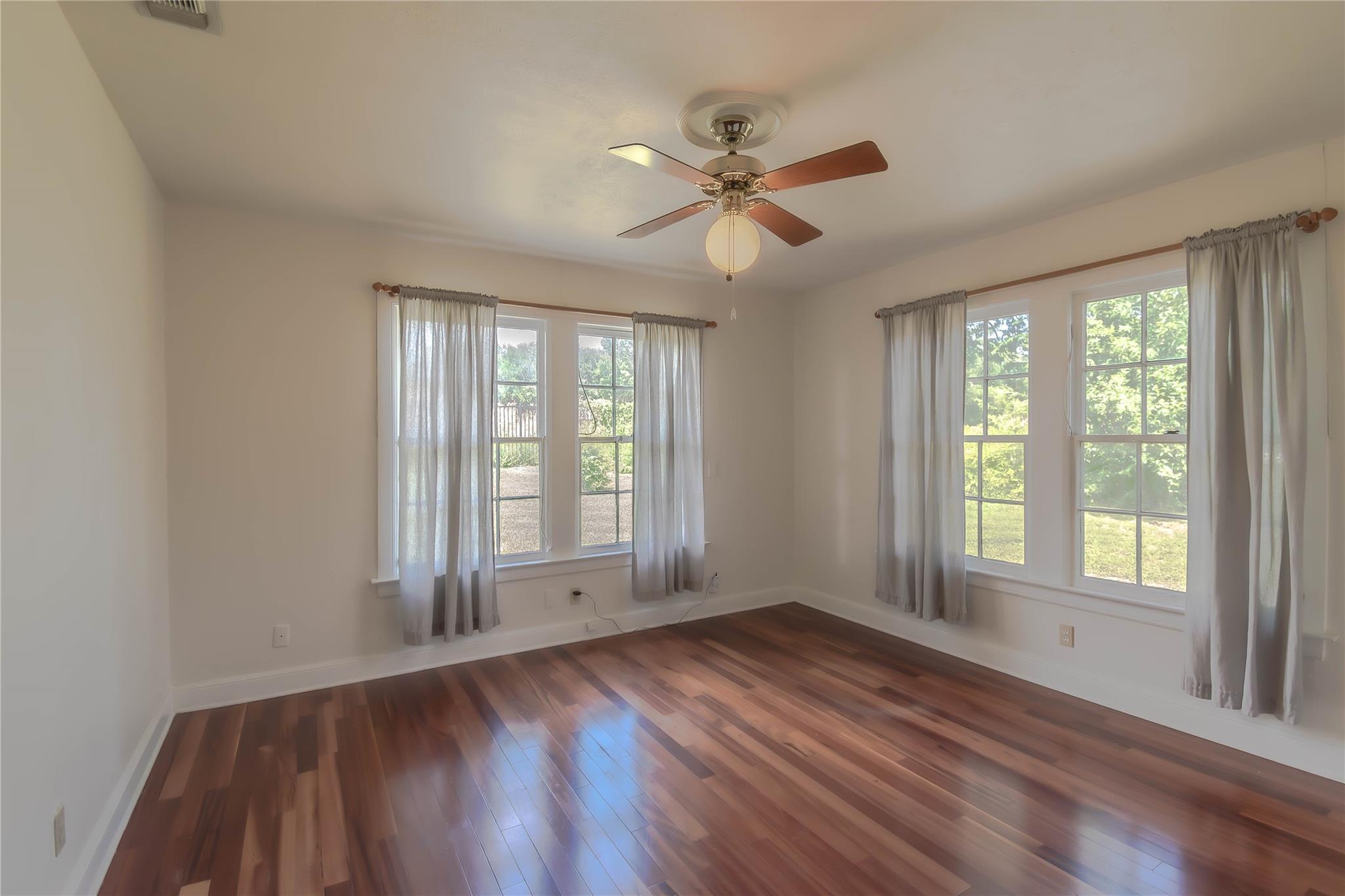 1202 Norwood Rd Property Photo 26