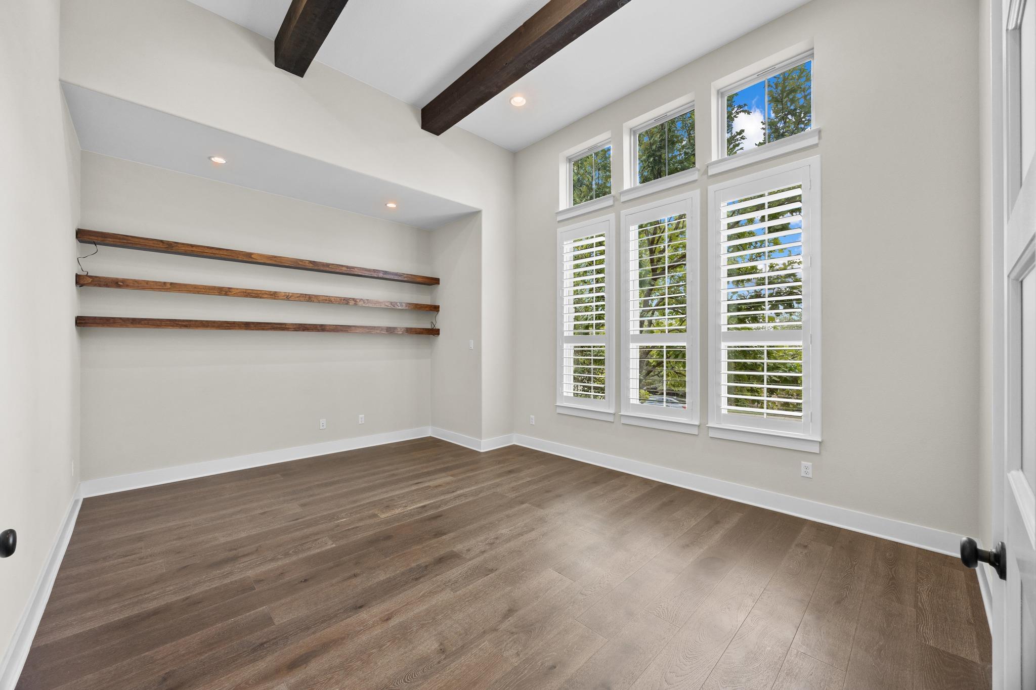 2817 Grand Oaks Loop Property Photo 7