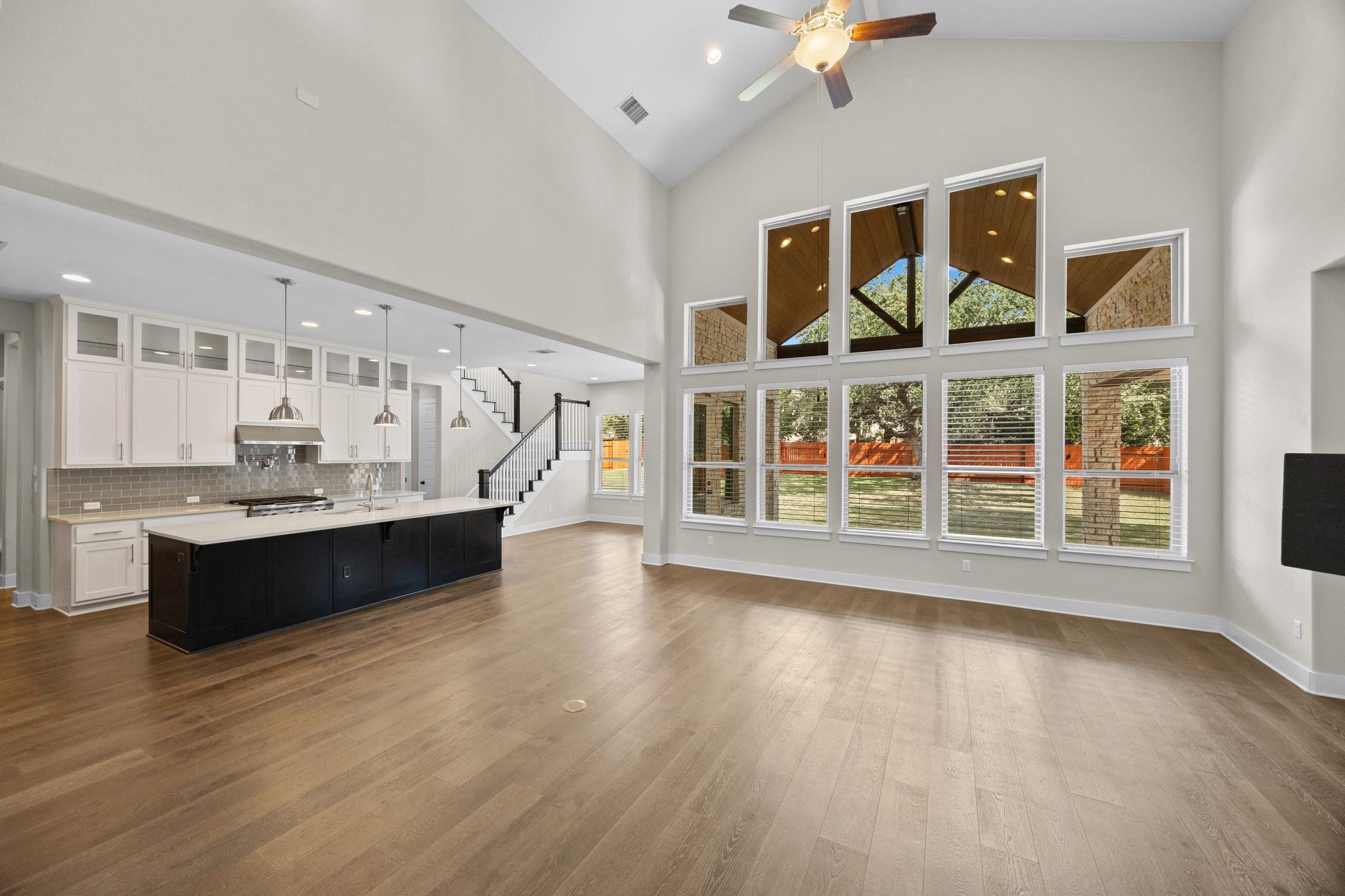 2817 Grand Oaks Loop Property Photo 11