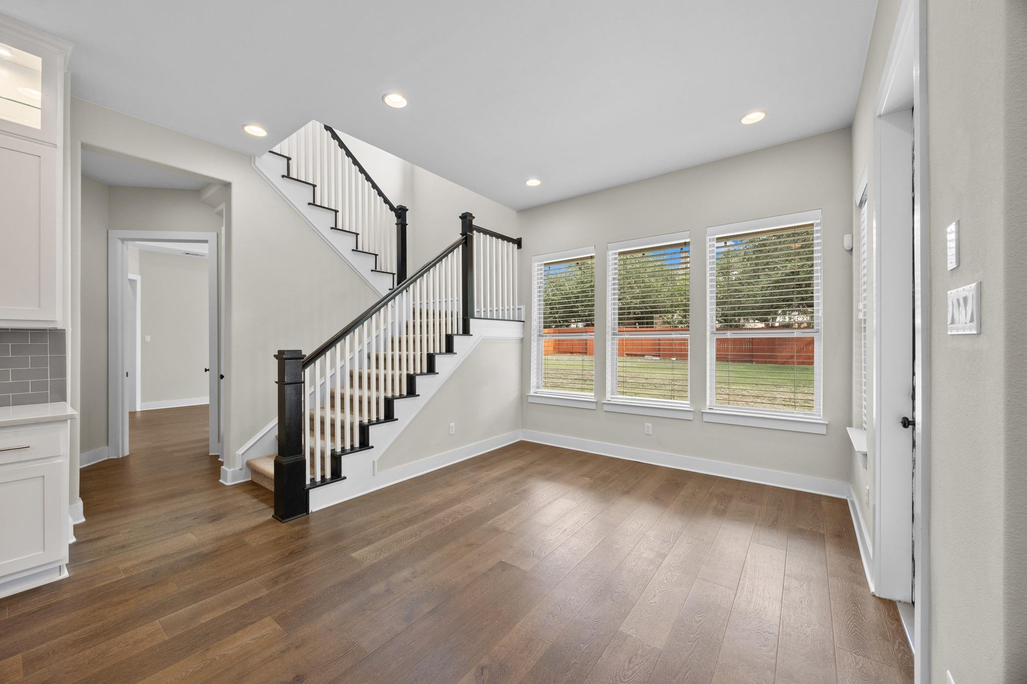 2817 Grand Oaks Loop Property Photo 18