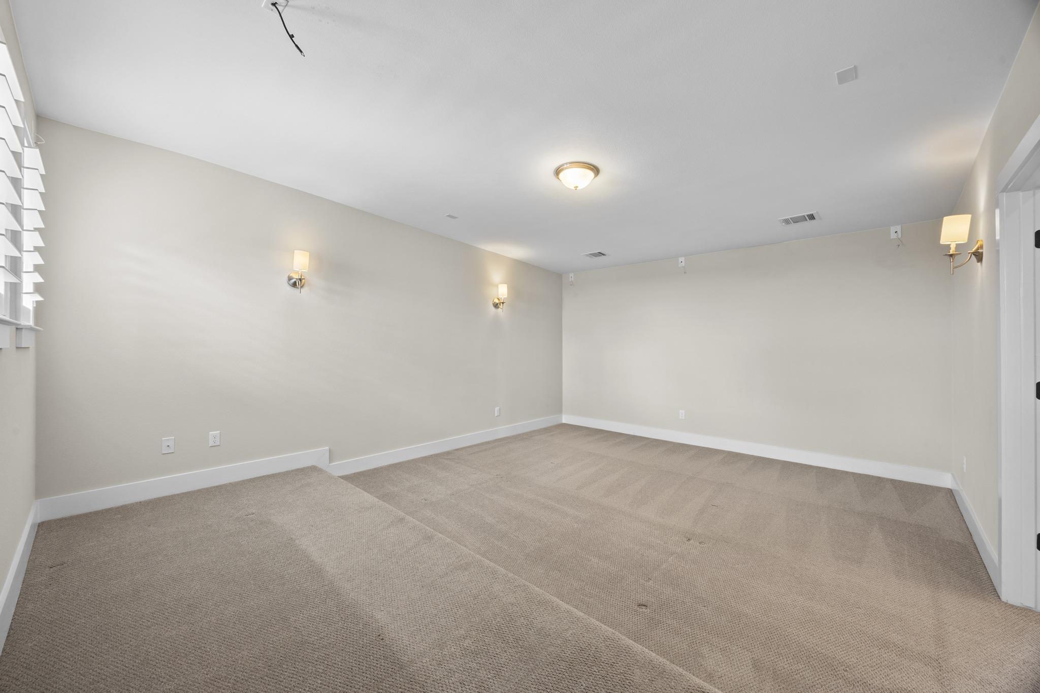 2817 Grand Oaks Loop Property Photo 30