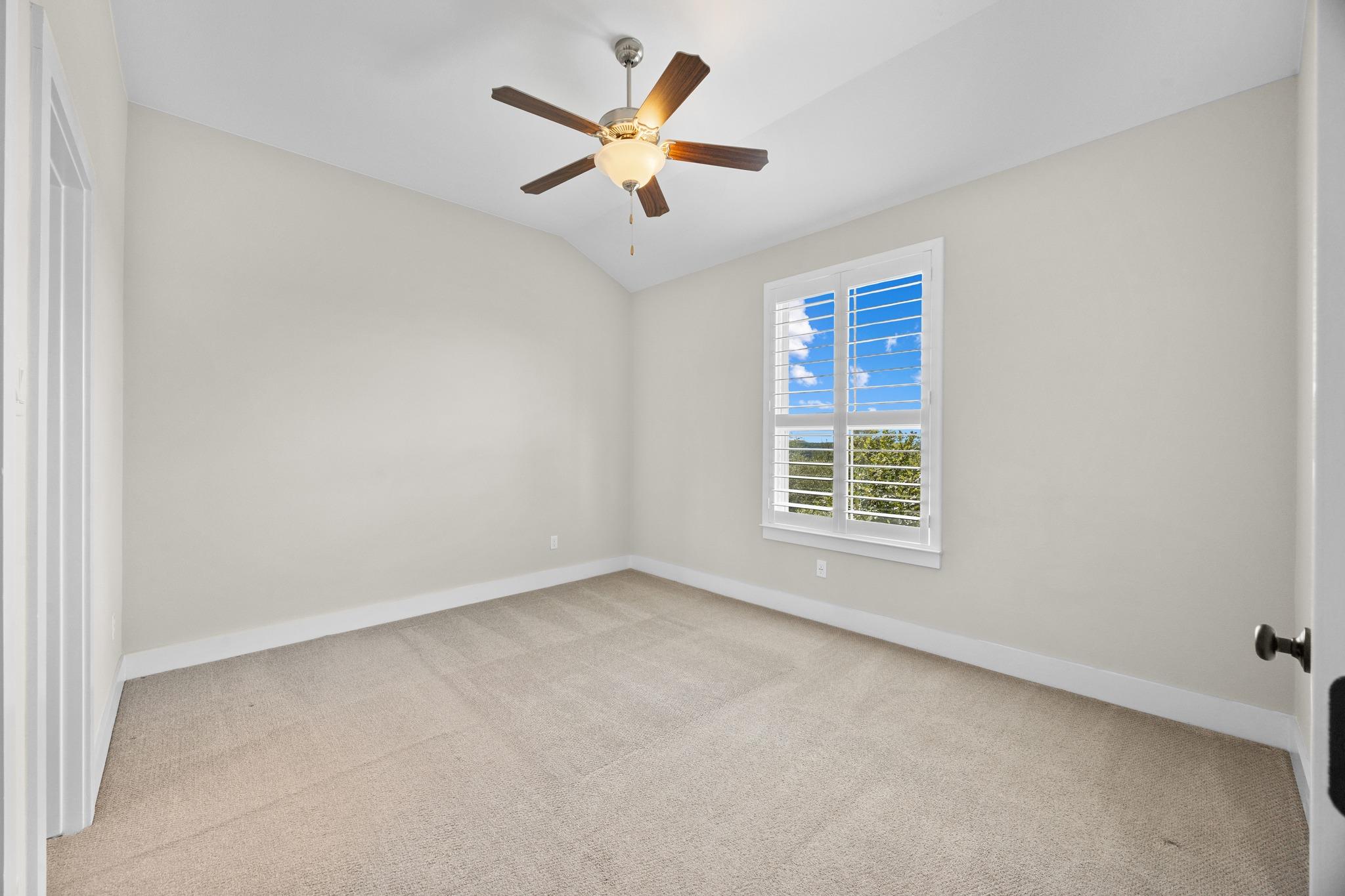 2817 Grand Oaks Loop Property Photo 33