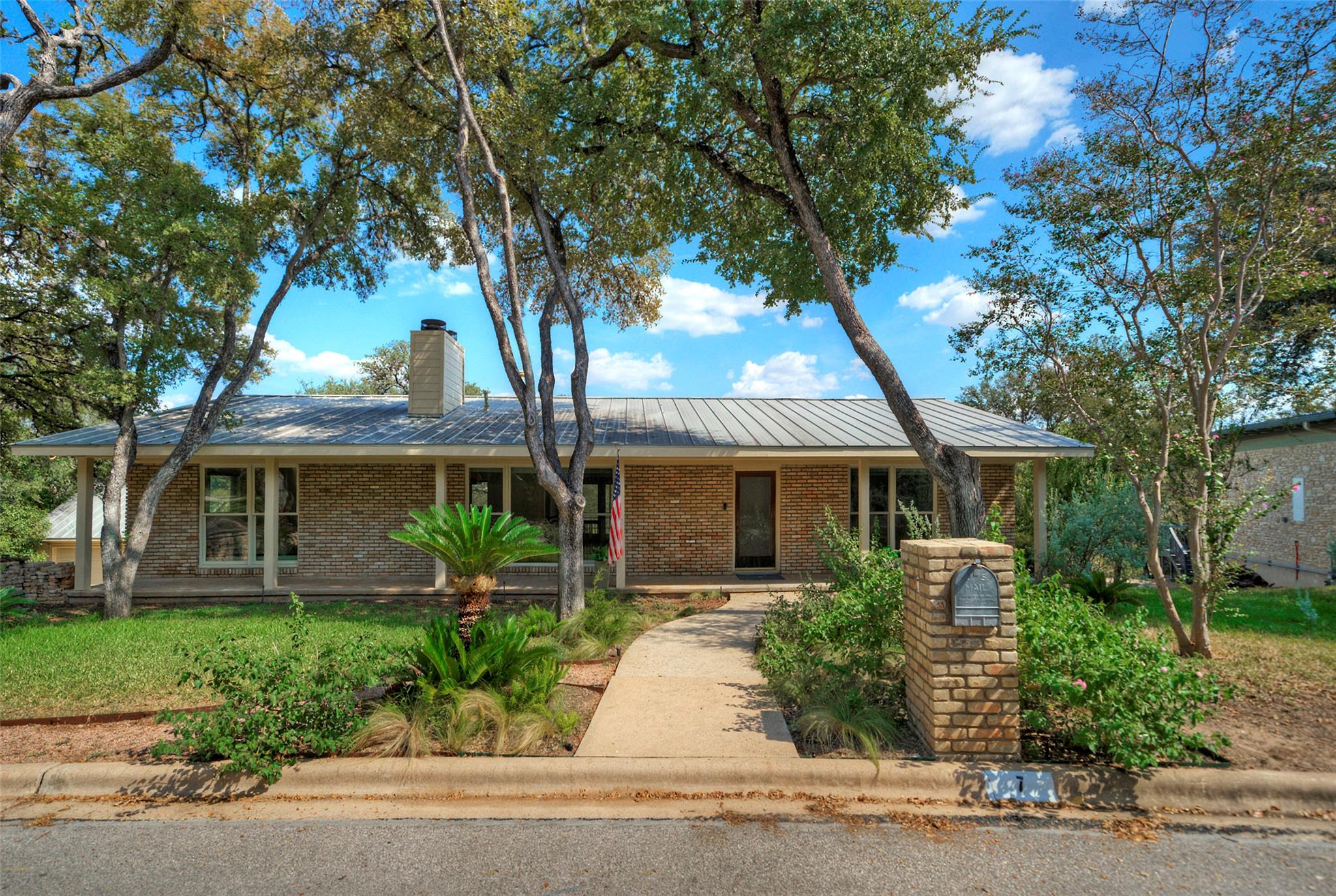 7 Inwood Cir Property Photo 1