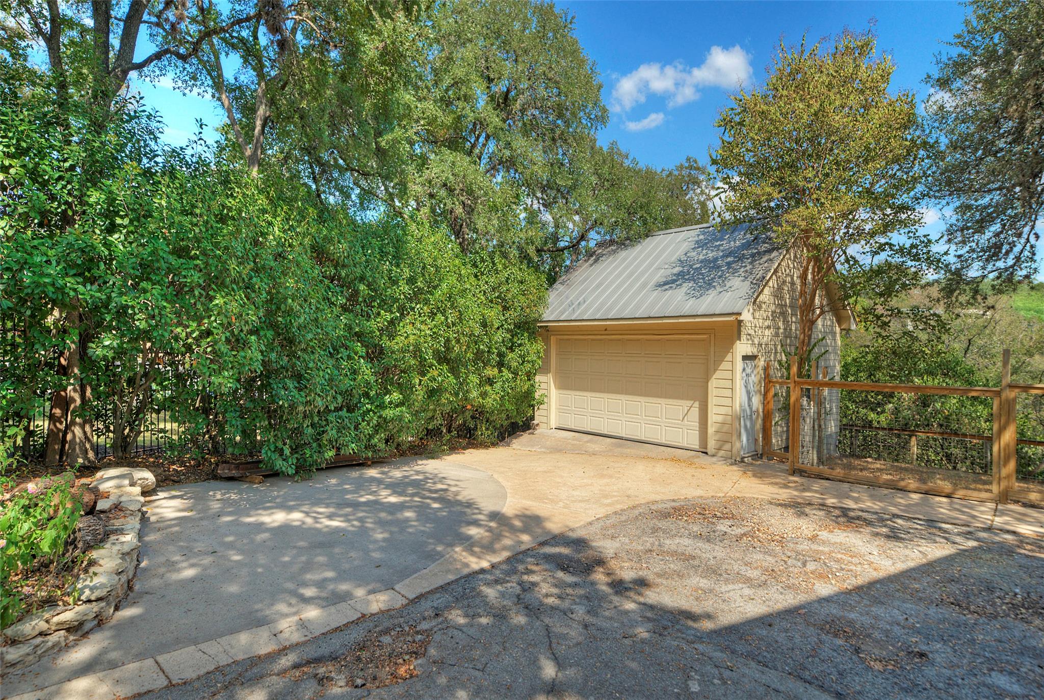 7 Inwood Cir Property Photo 3