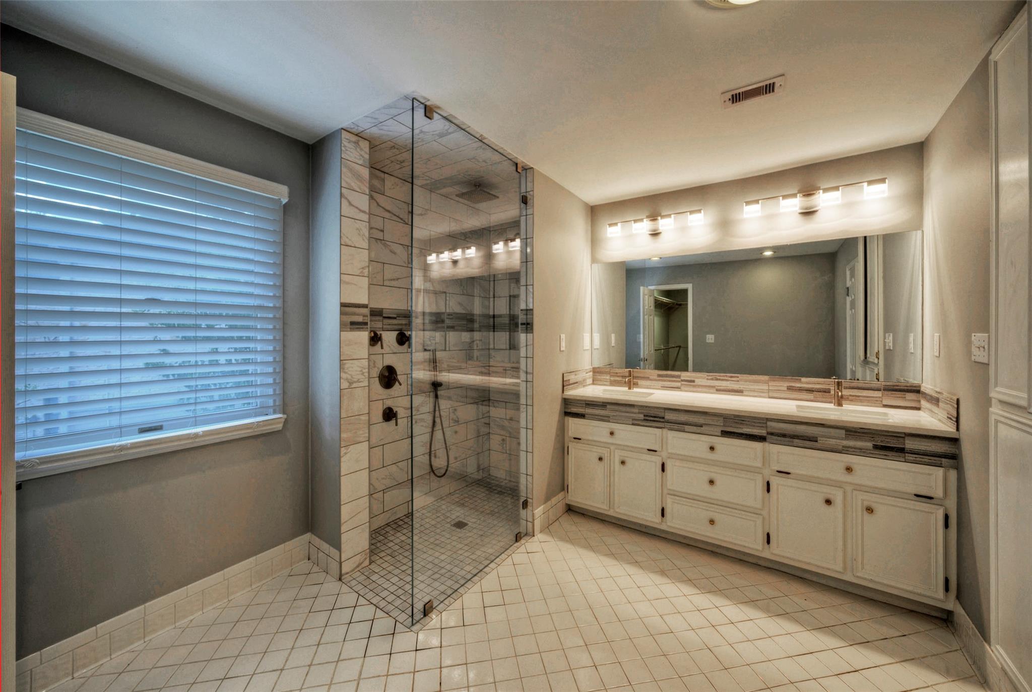 7 Inwood Cir Property Photo 10