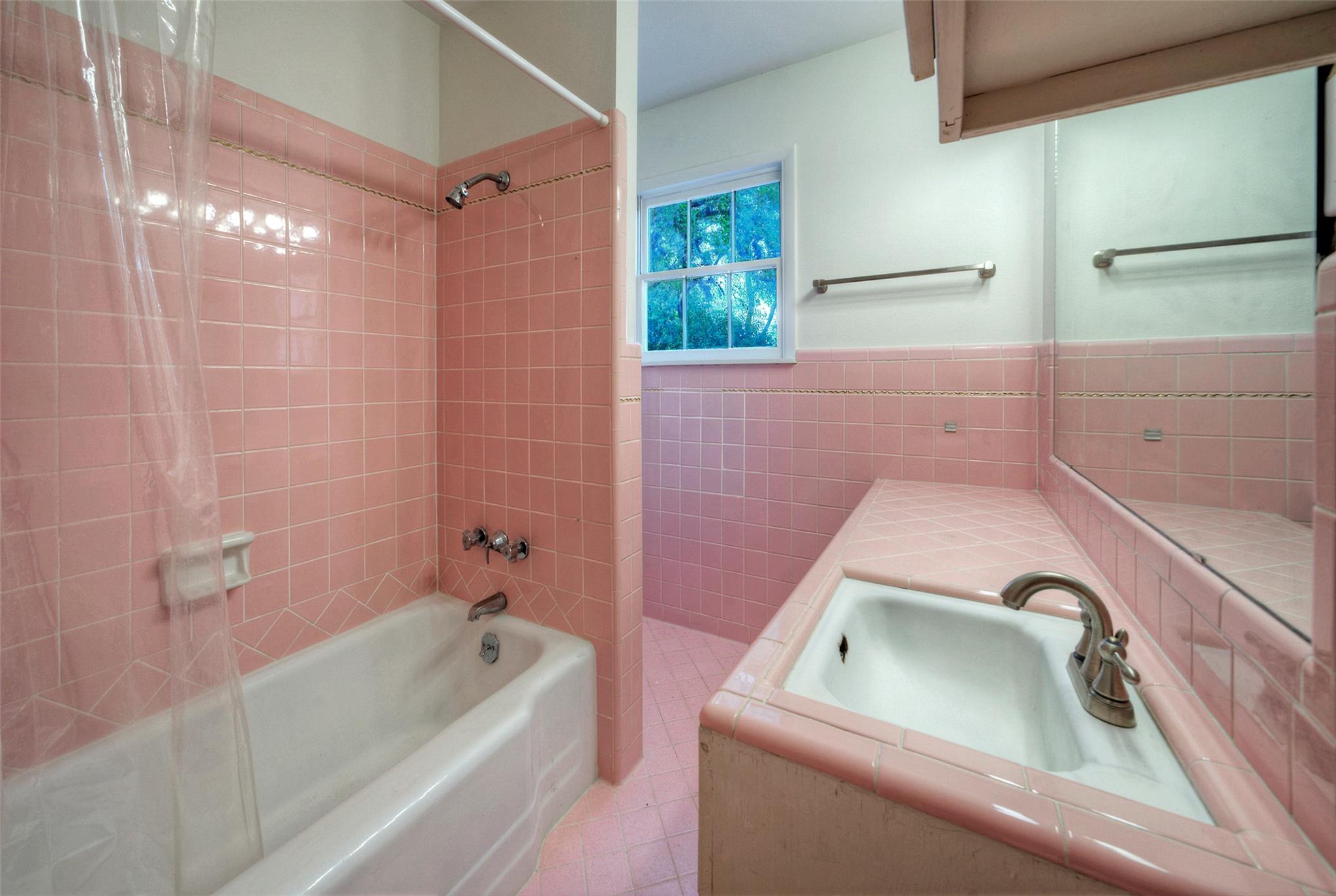 7 Inwood Cir Property Photo 12