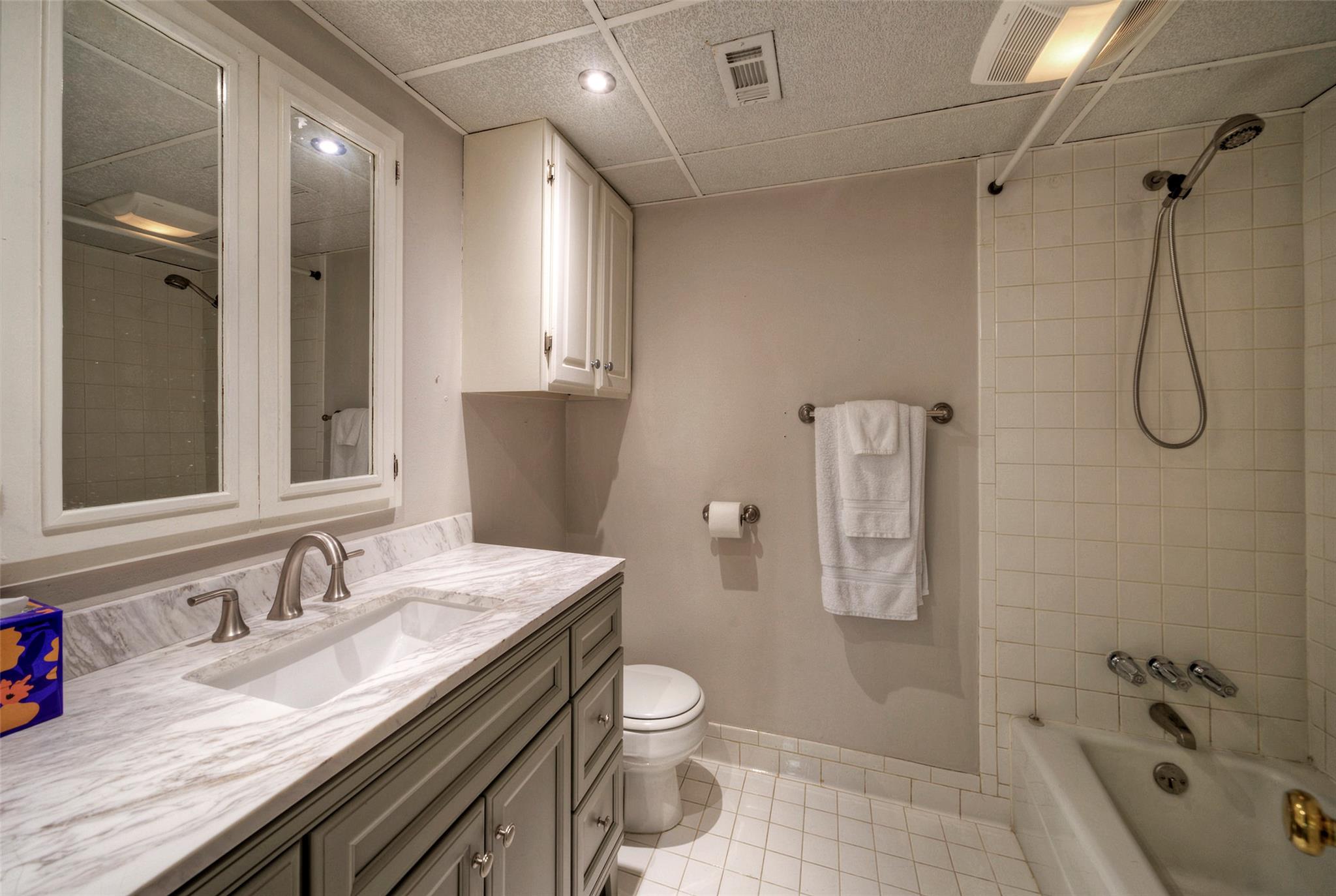 7 Inwood Cir Property Photo 17