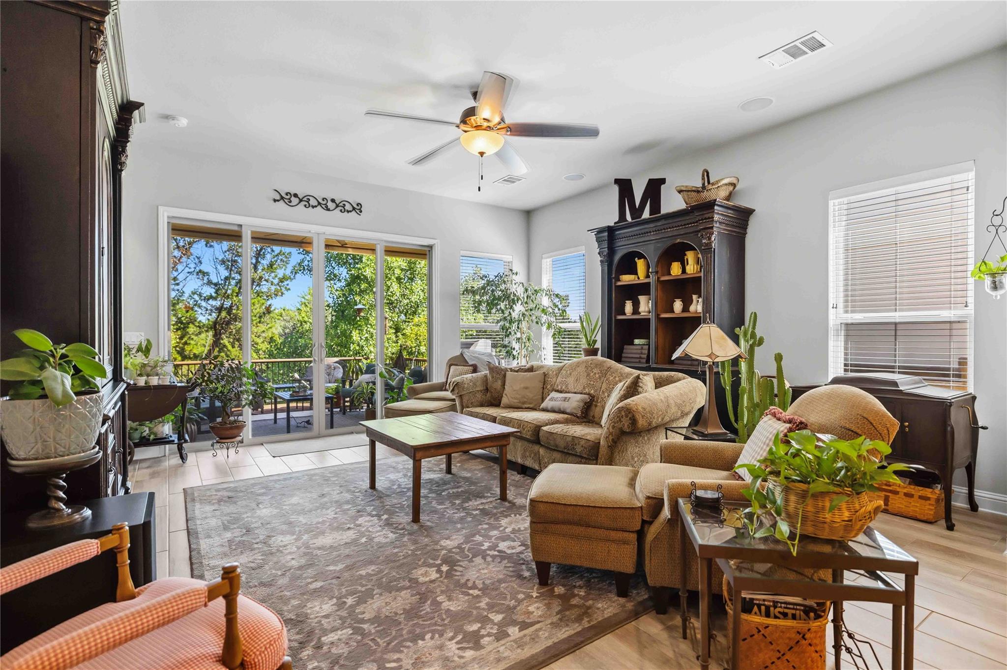 11004 Cut Plains Loop Property Photo 3