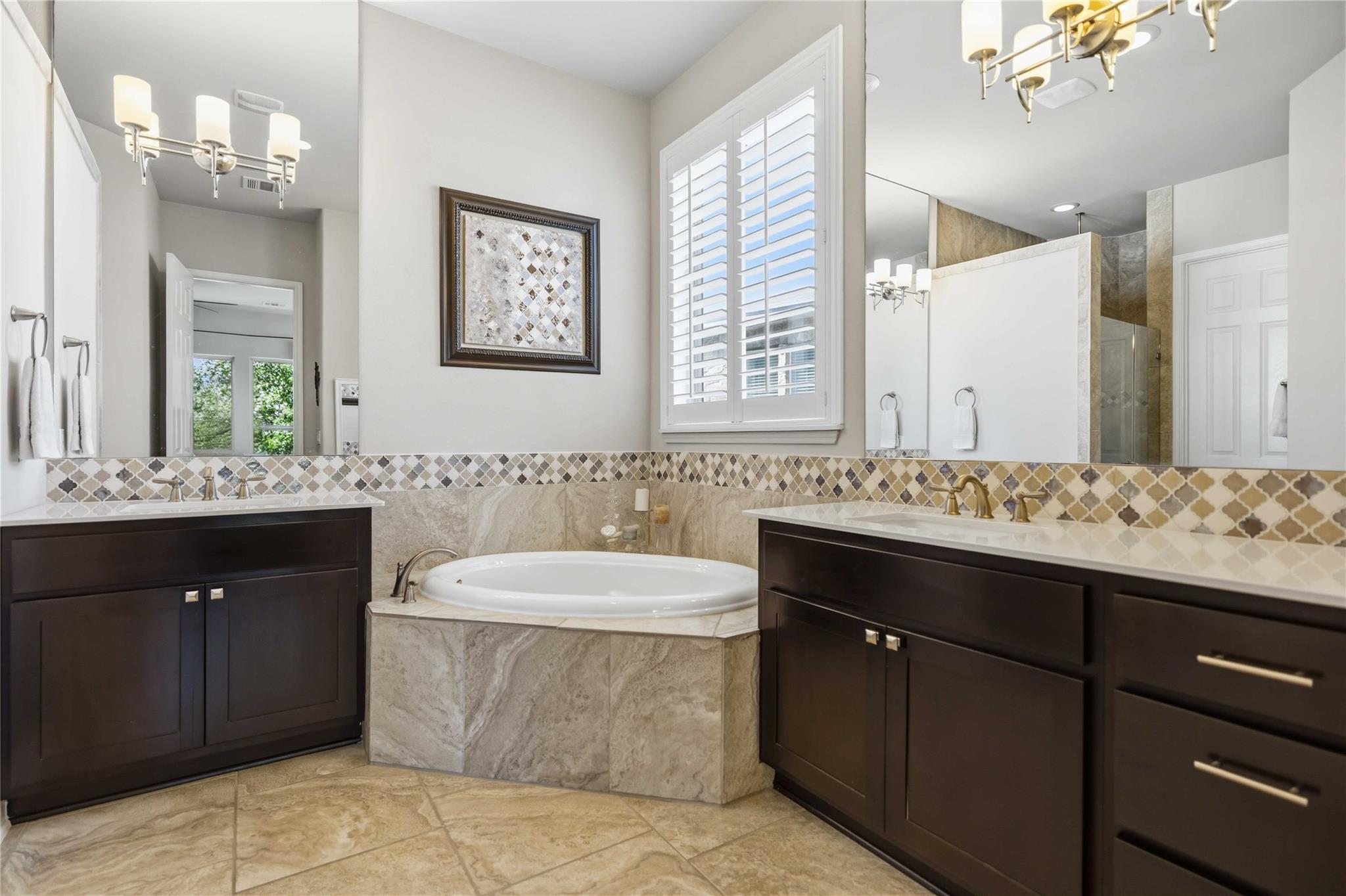 11004 Cut Plains Loop Property Photo 5