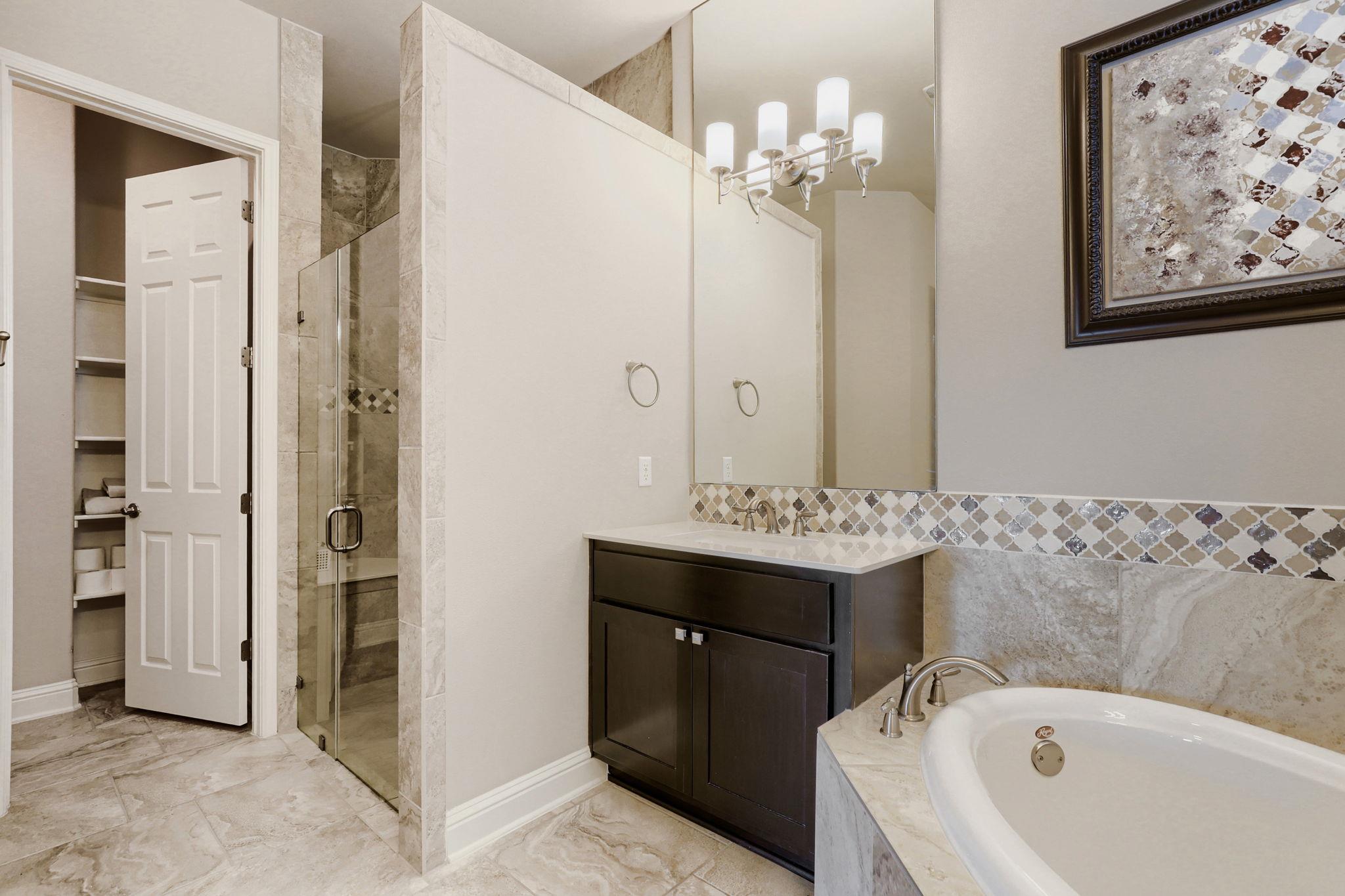 11004 Cut Plains Loop Property Photo 13