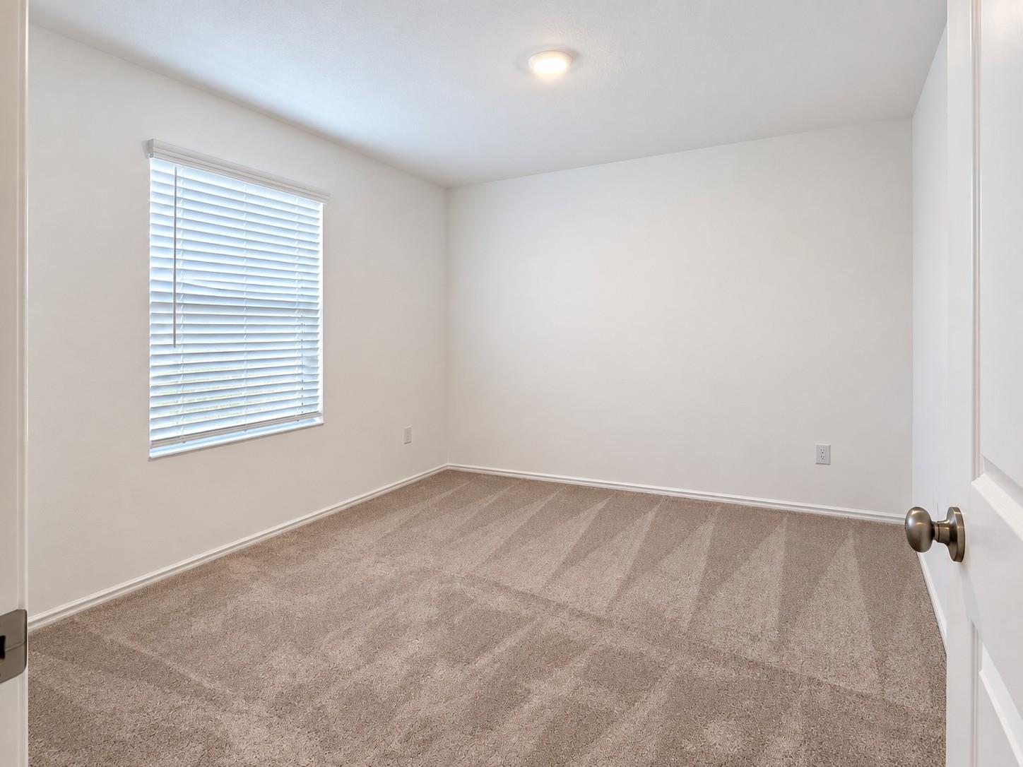 472 Marty Allen Loop Property Photo 5